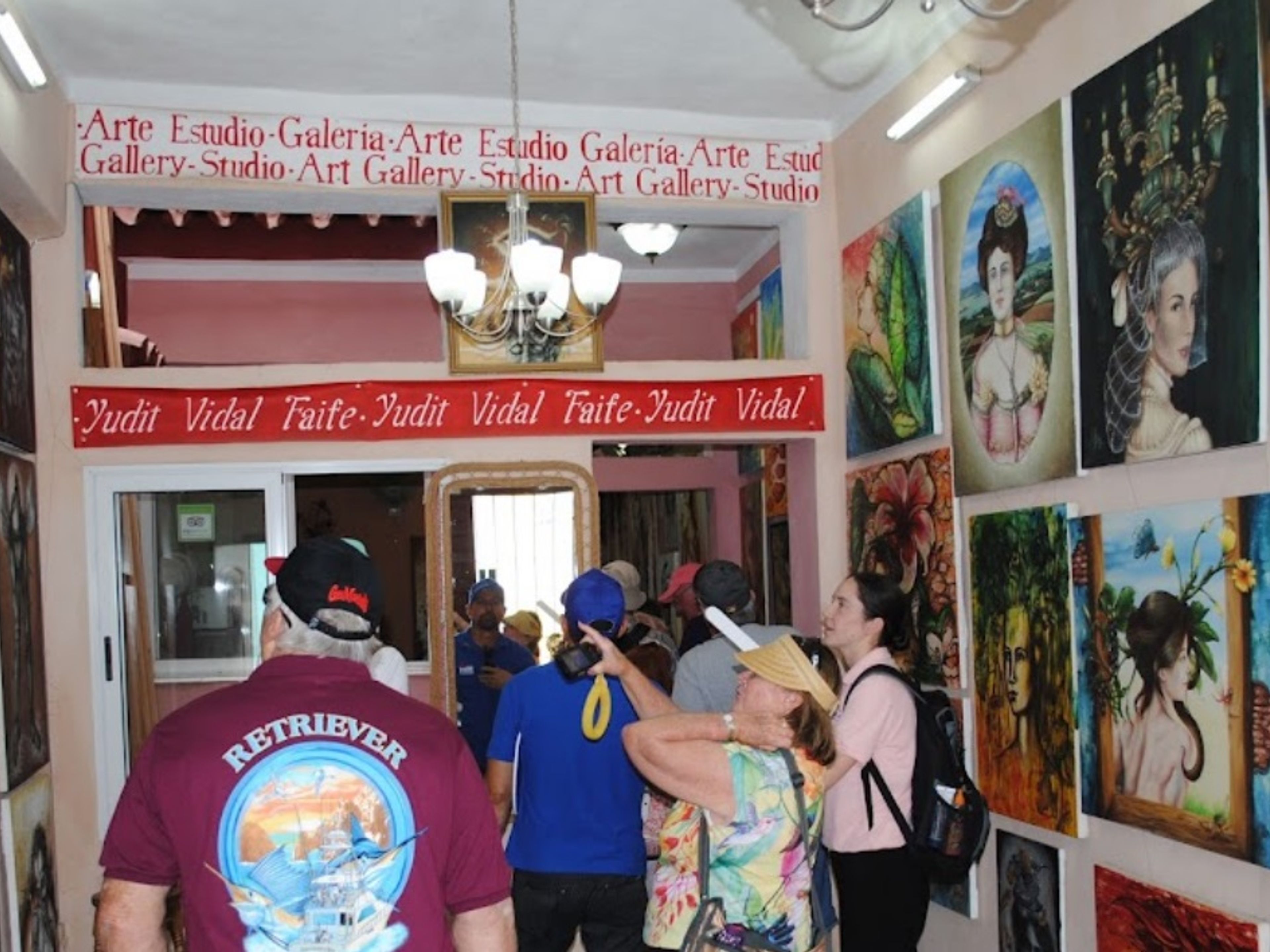 Jeep Safari "ESPECIAL TRINIDAD CON TOPES DE COLLANTES (Variante I)". CubanArtStudioYuditVidal in Trinidad, Cuba