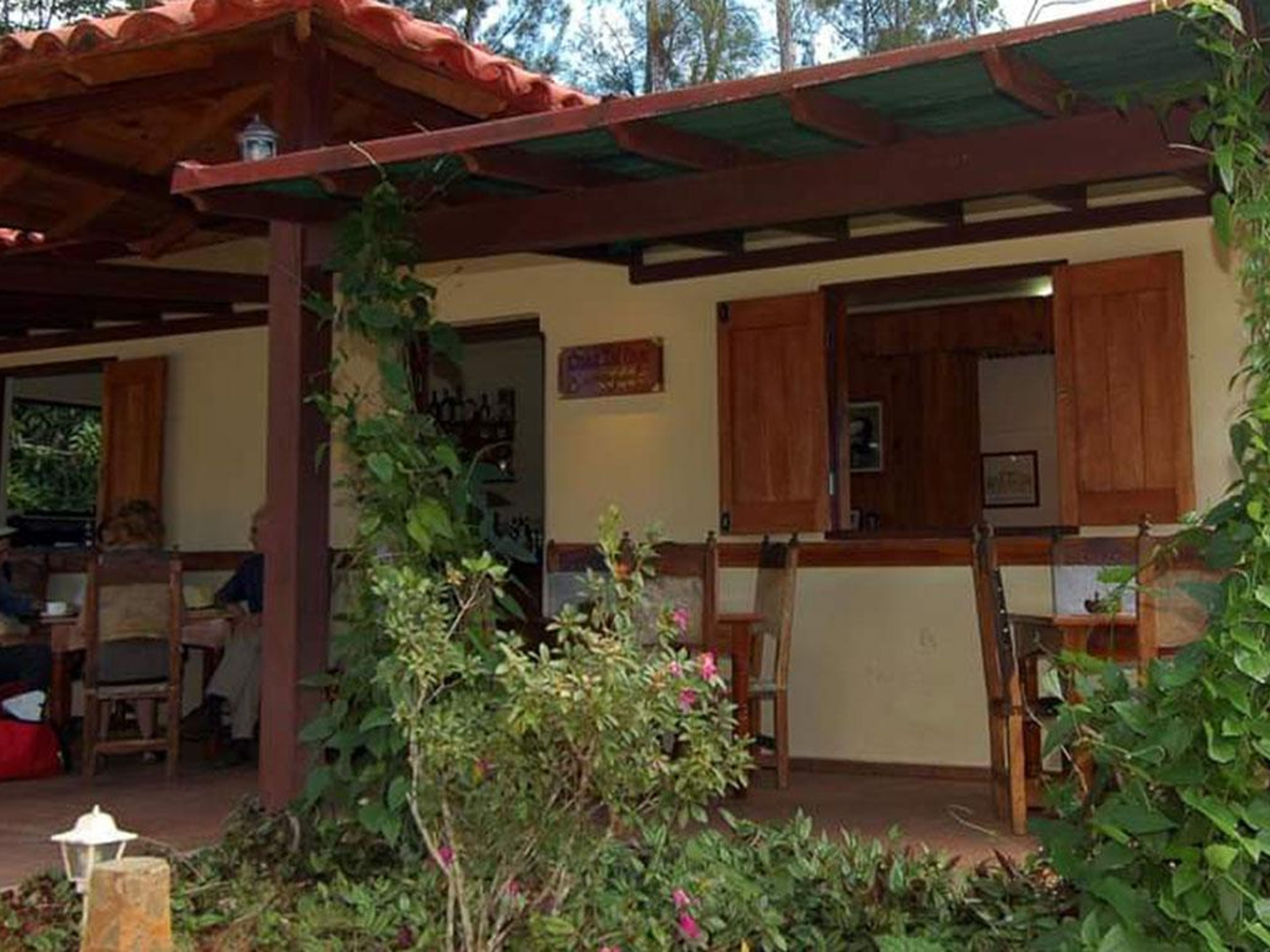 Jeep Safari "ESPECIAL TRINIDAD CON TOPES DE COLLANTES (Variante I)". Coffee House in Topes de Collantes, Cuba