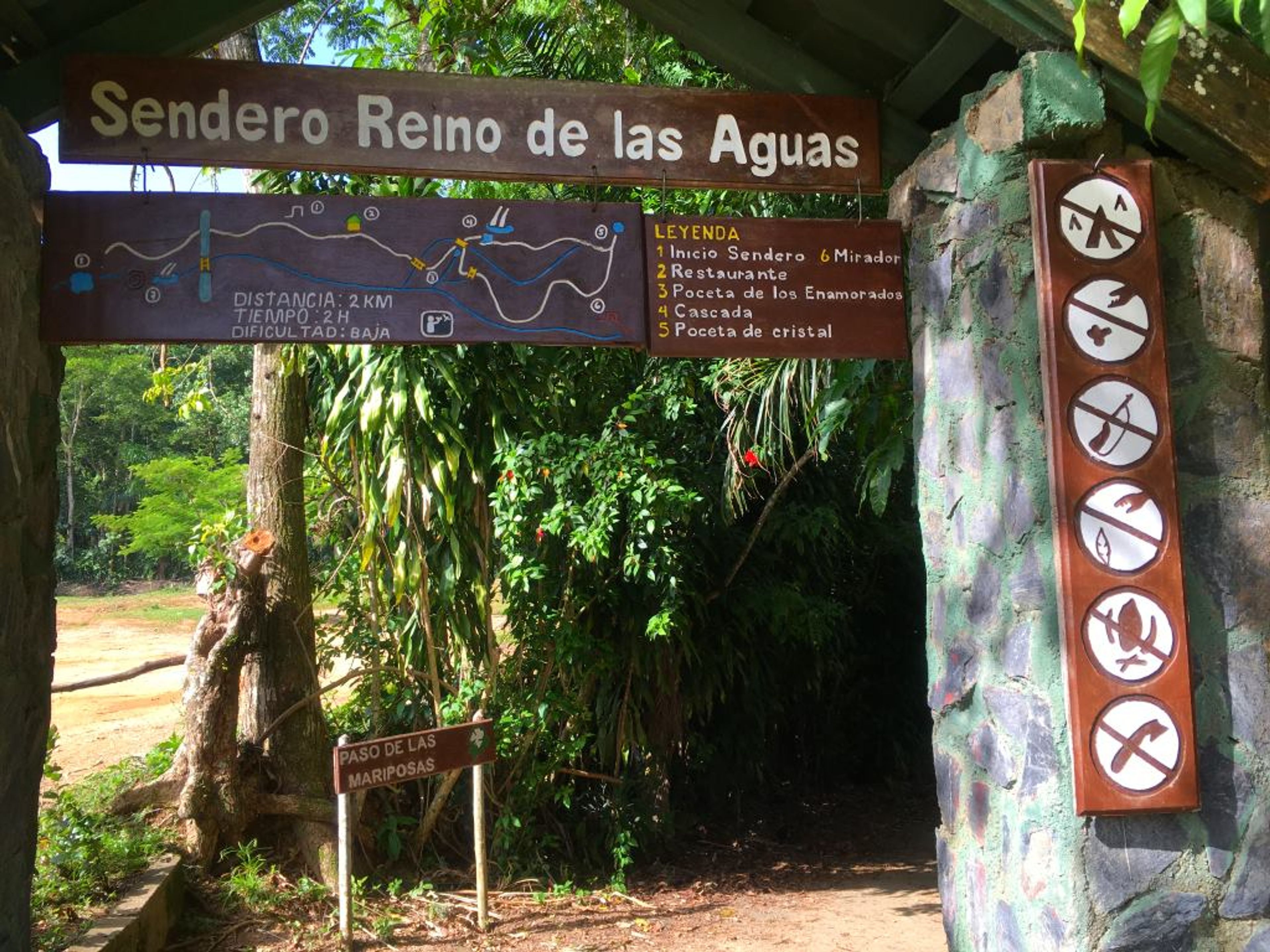 Tour "AVENTURE AU PARC NATUREL D'EL NICHO". El Nicho Natural Park panoramic view, Cienfuegos. Cuba.