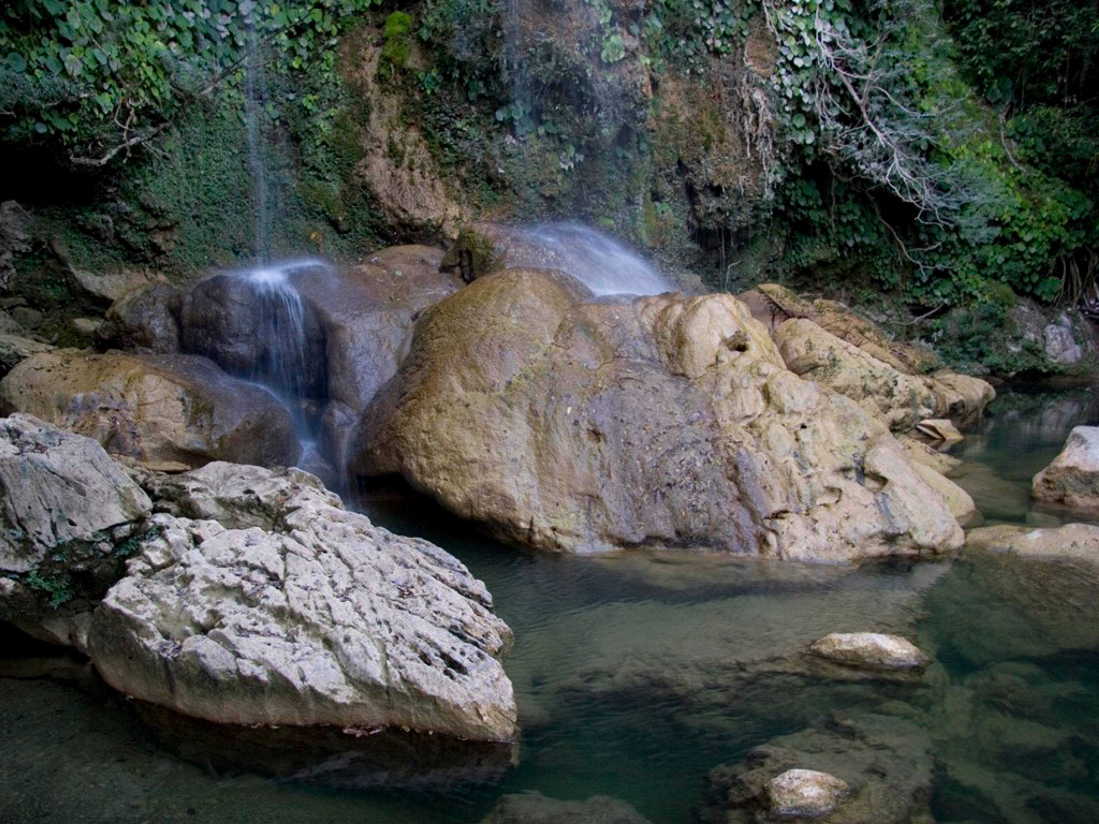 Tour “GIRO A SOROA E LAS TERRAZAS IN AUTO AMERICANE CLASSICHE”. El Salto de Soroa (Soroa waterfall) panoramic view, Artemisa, Cuba.