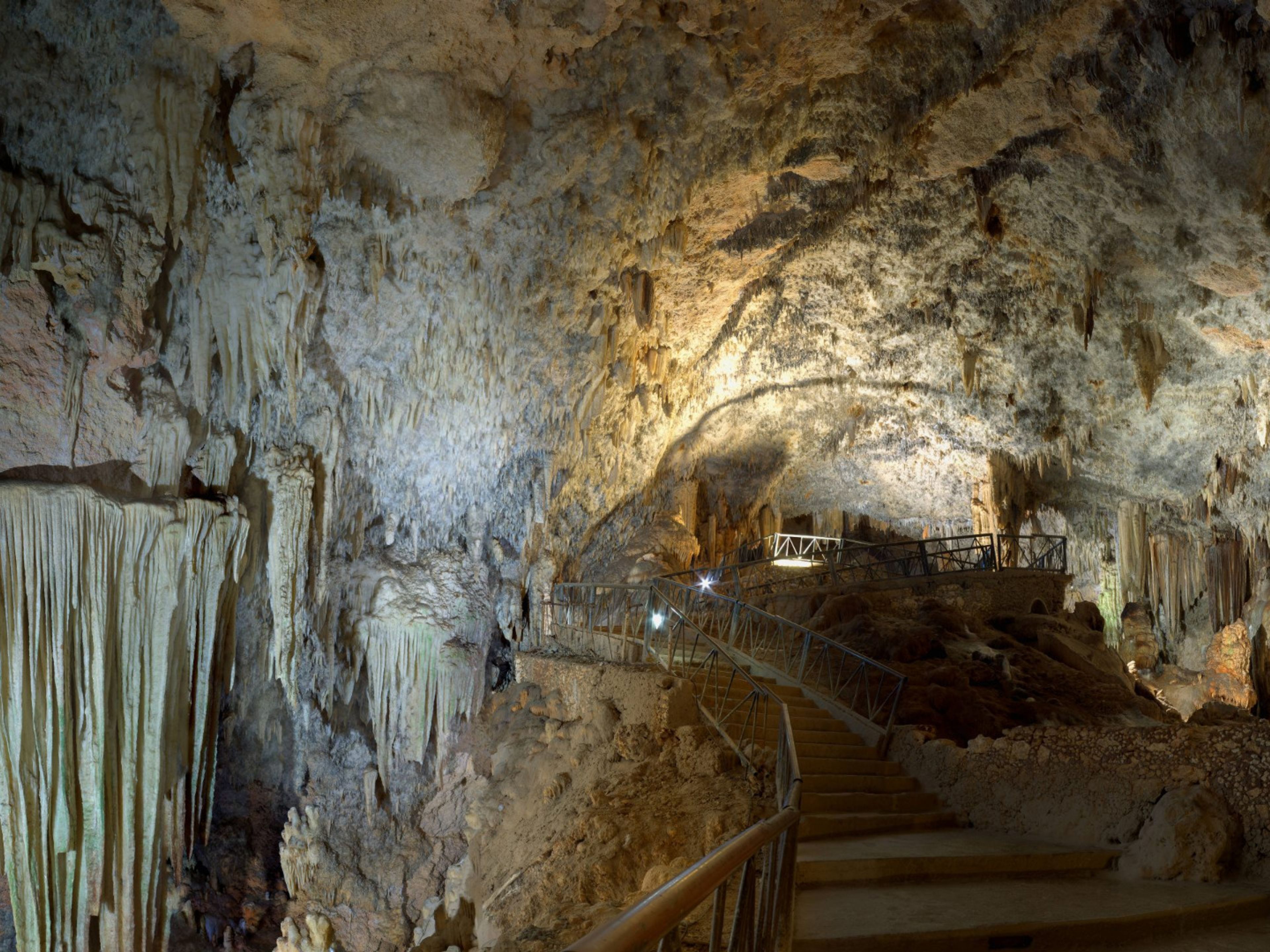 Excursão "CUEVAS DE BELLAMAR- CUEVAS DE SATURNO". Bellamar Caves, Matanzas, Cuba