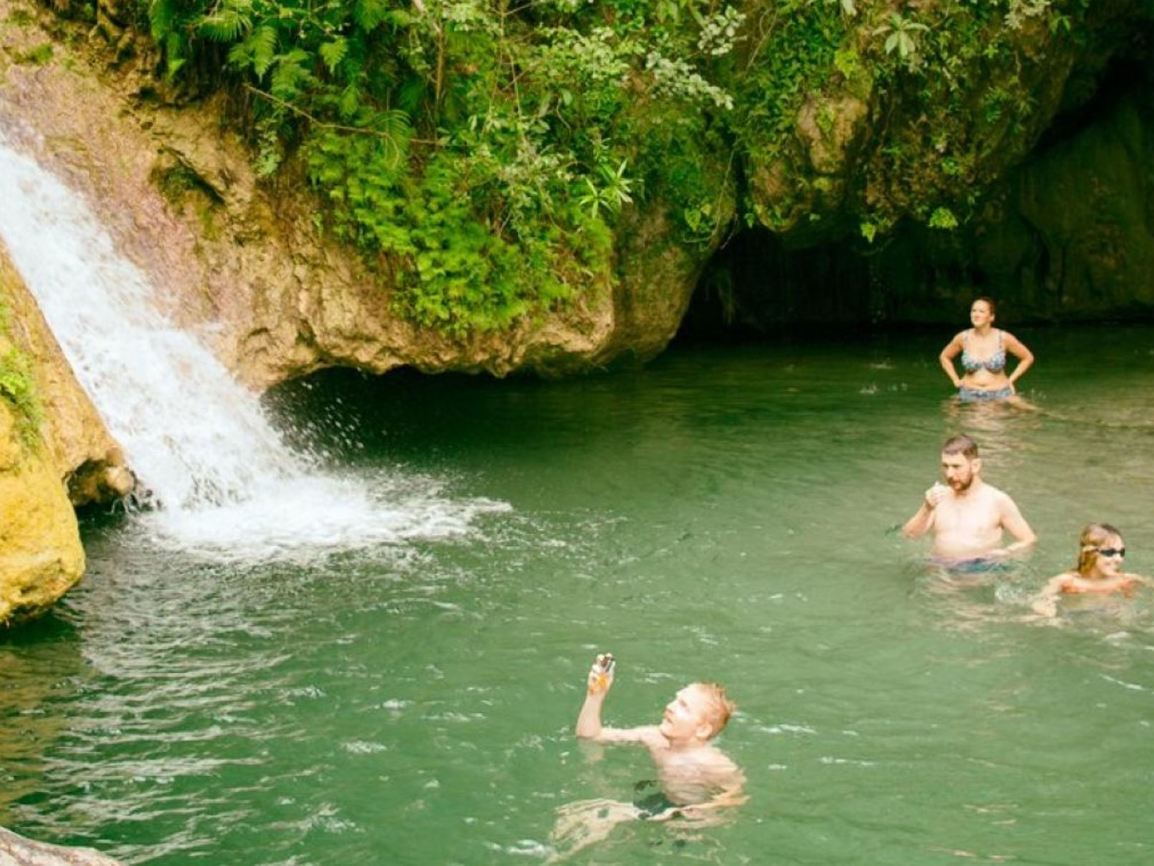 Excursão "PASSEIO A CAVALO ATÉ À CASCATA DE EL PILÓN". Hoyo del Pilon waterfall, Trinidad, Cuba