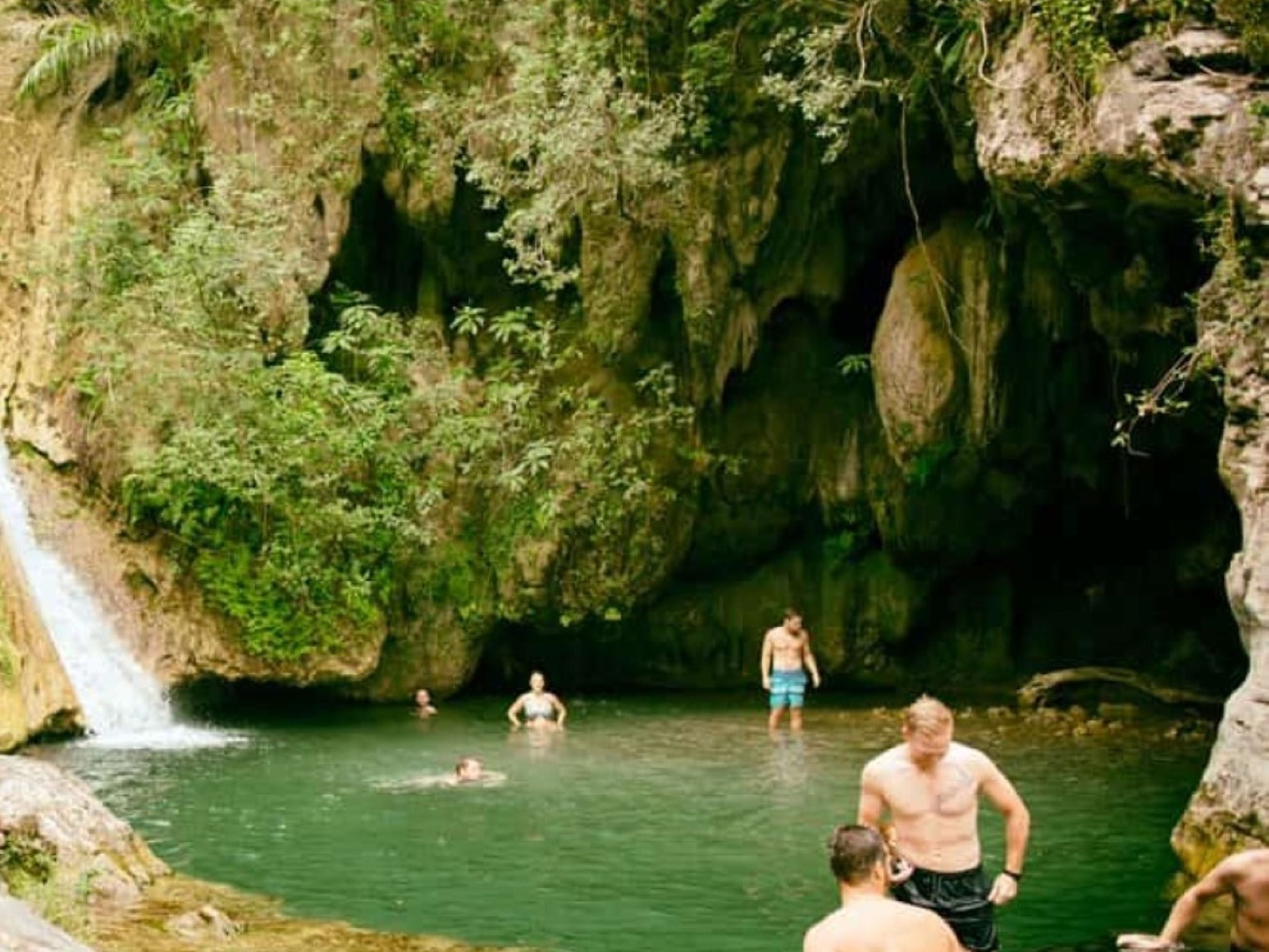 Excursão "PASSEIO A CAVALO ATÉ À CASCATA DE EL PILÓN". Hoyo del Pilon waterfall, Trinidad, Cuba