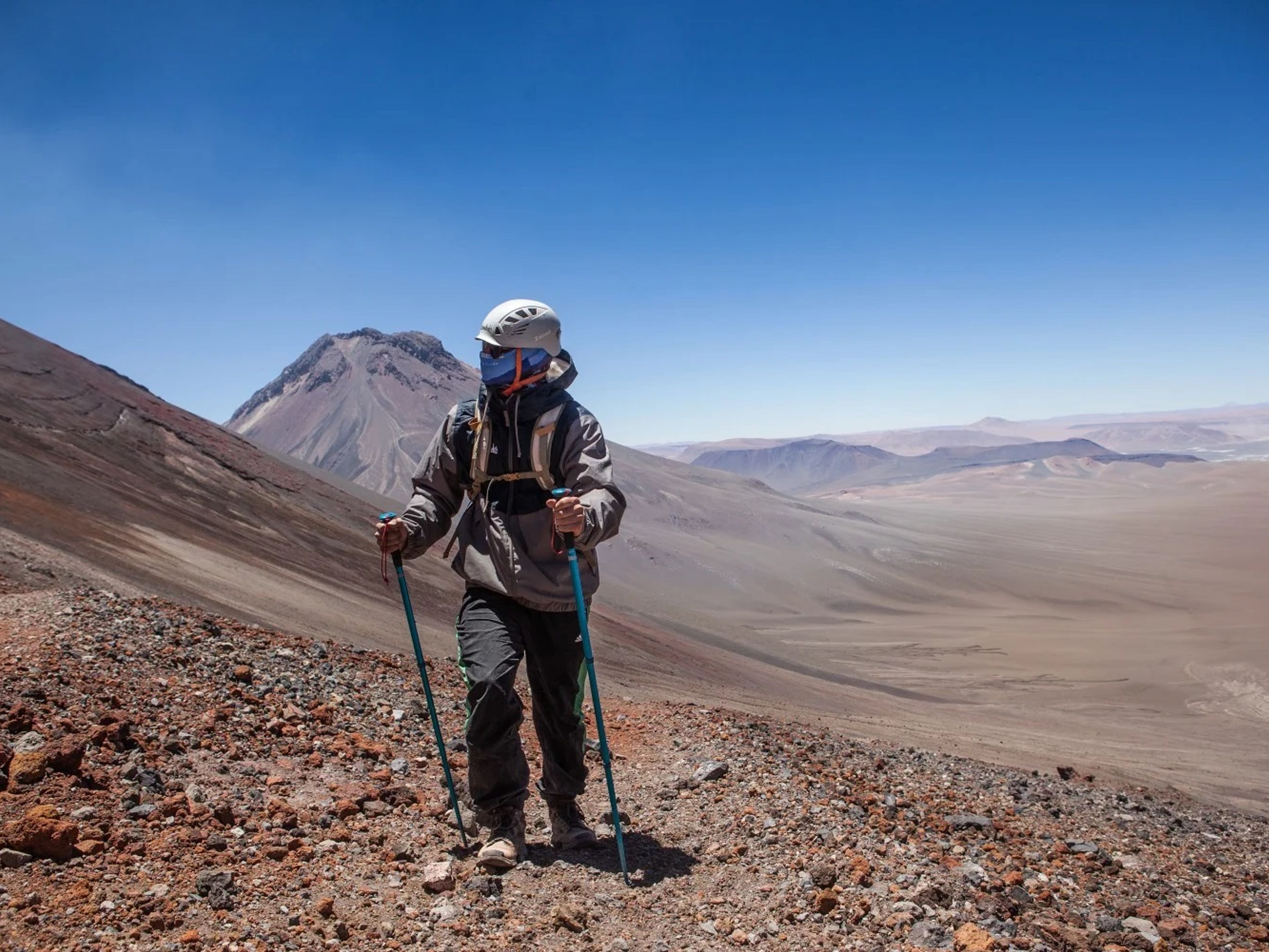 Tур ПРЕМИУМ "ТРЕККИНГ К ВУЛКАНУ ЛАСКАР". "TREKKING TO LÁSCAR VOLCANO" PREMIUM Tour, San Pedro de Atacama, Chile. 
