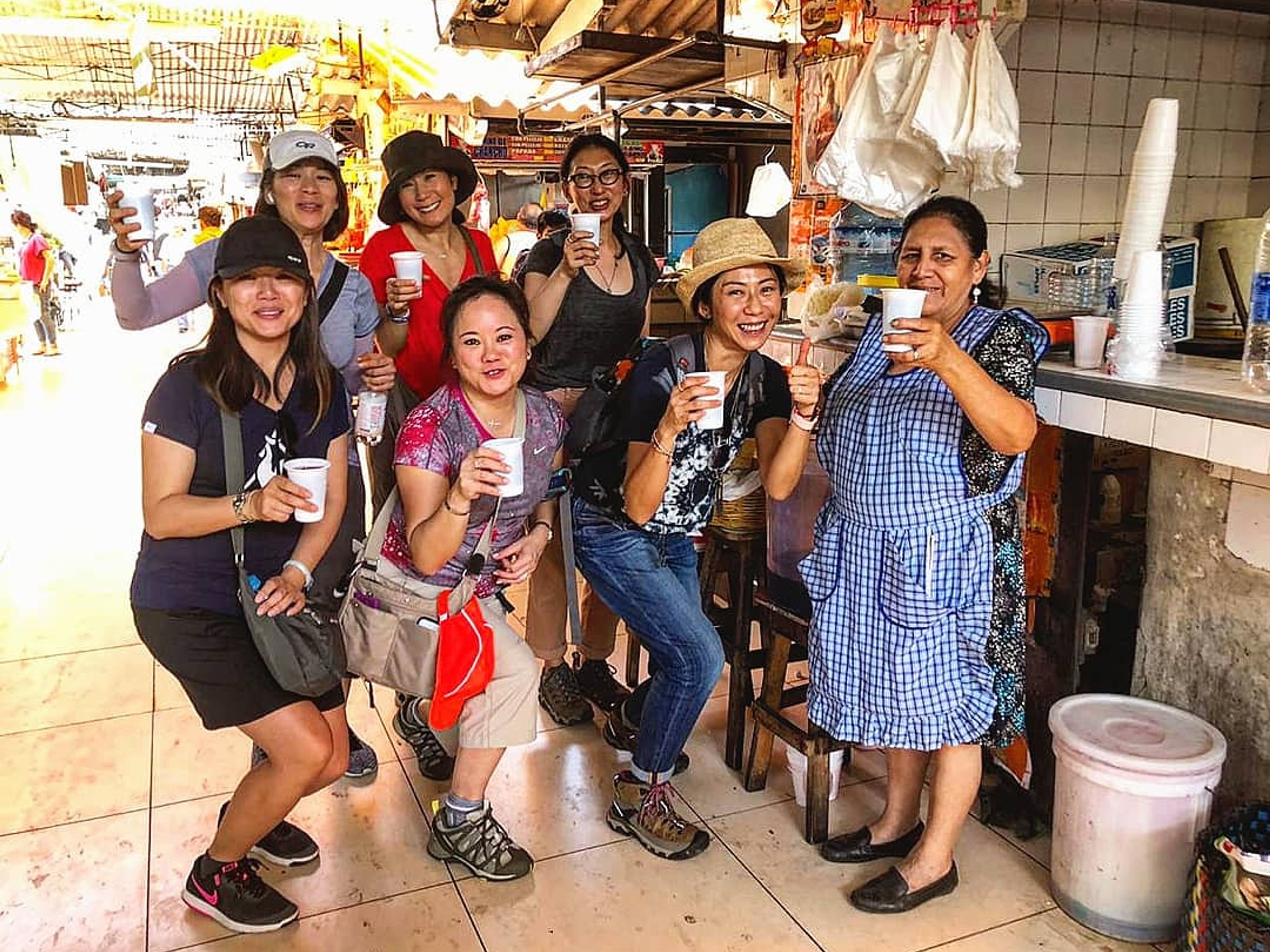 LOKALE MÄRKTE & LEBENSMITTELGESCHICHTE LEBENSMITTELTOUR. Food tour Lima, Peru