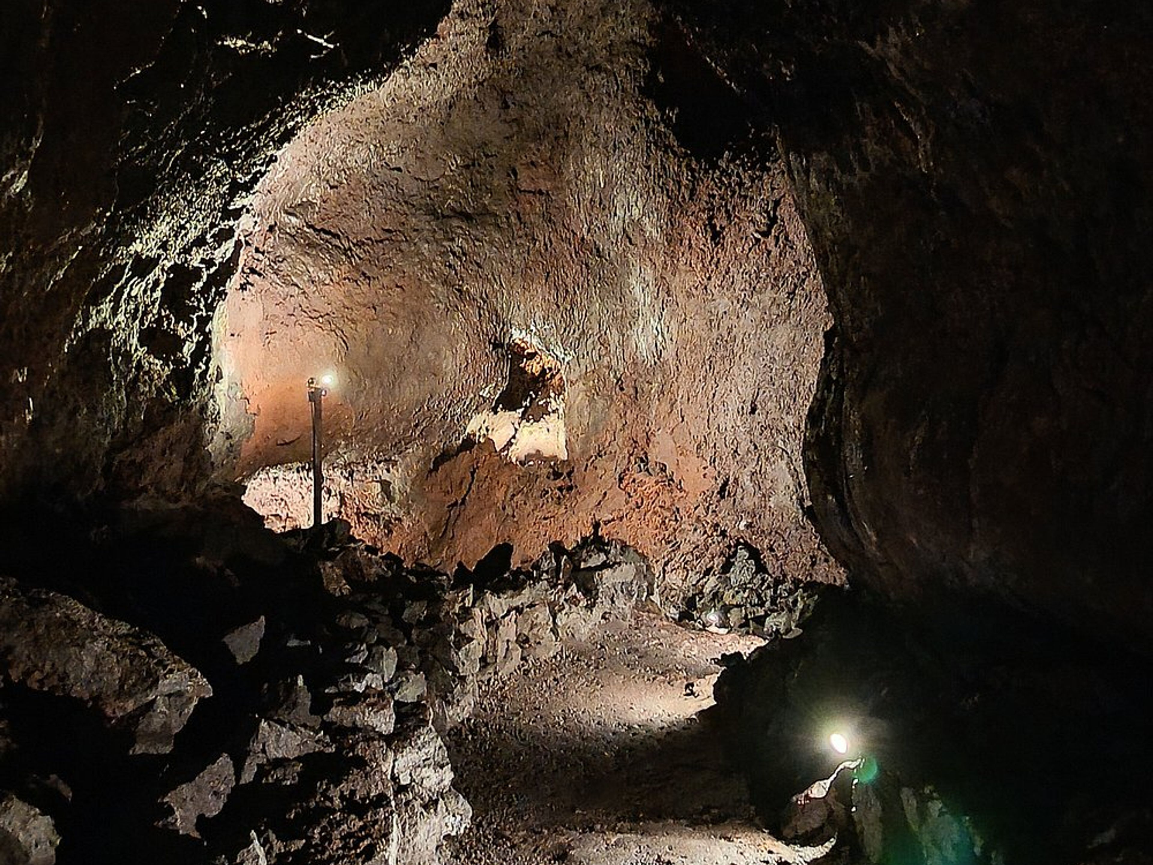 Excursión “CUEVAS VOLCÁNICAS”. null