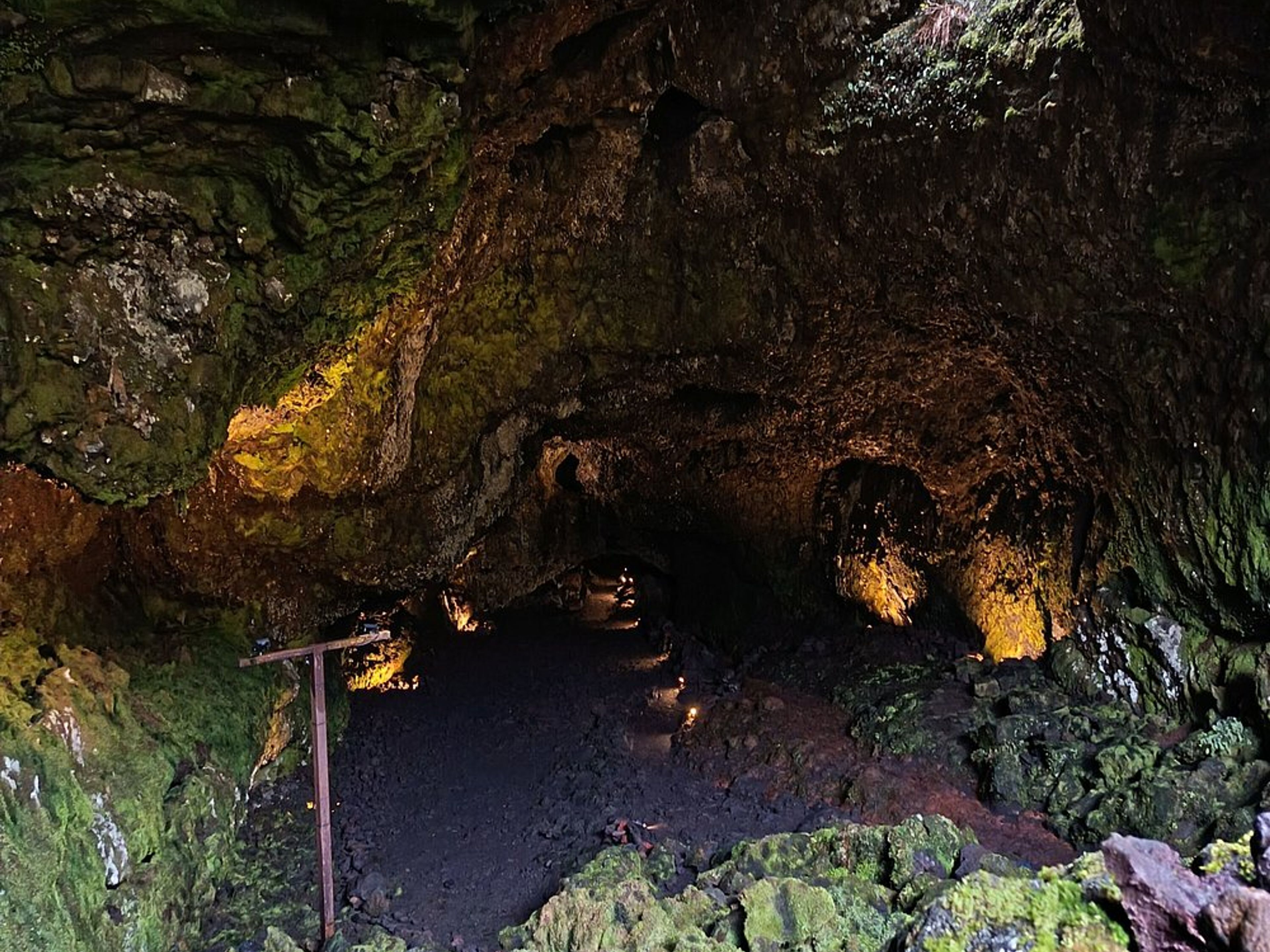 Excursión “CUEVAS VOLCÁNICAS”. null