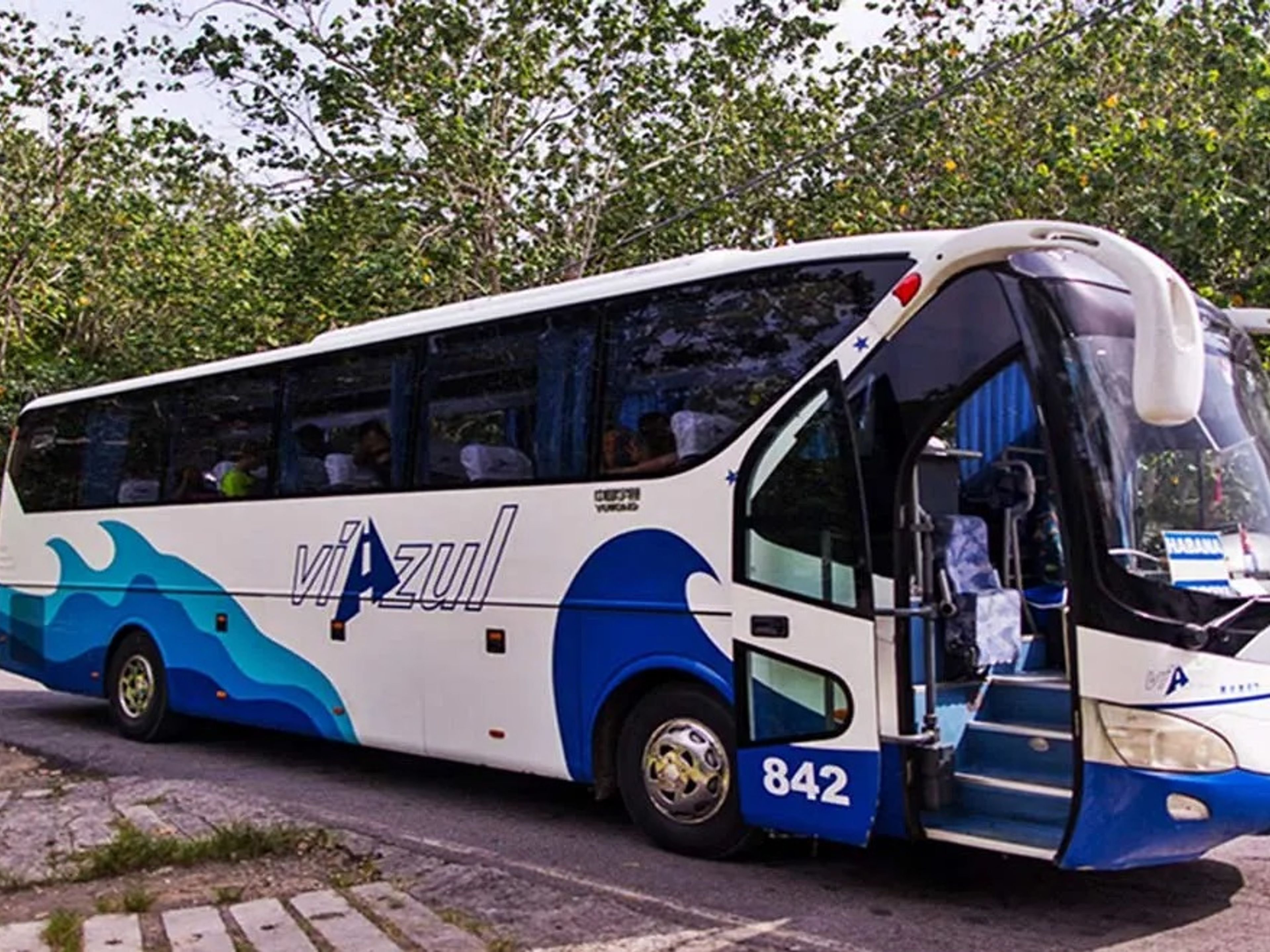 Servizi di trasferimento collettivo “VIAZUL CUBA:”L'HAVANA / LAS TERRAZAS / SOROA / PINAR DEL RÍO / VIÑALES”. “VIAZUL CUBA: HAVANA / LAS TERRAZAS / SOROA / PINAR DEL RÍO / VIÑALES“ Collective Transfer Services