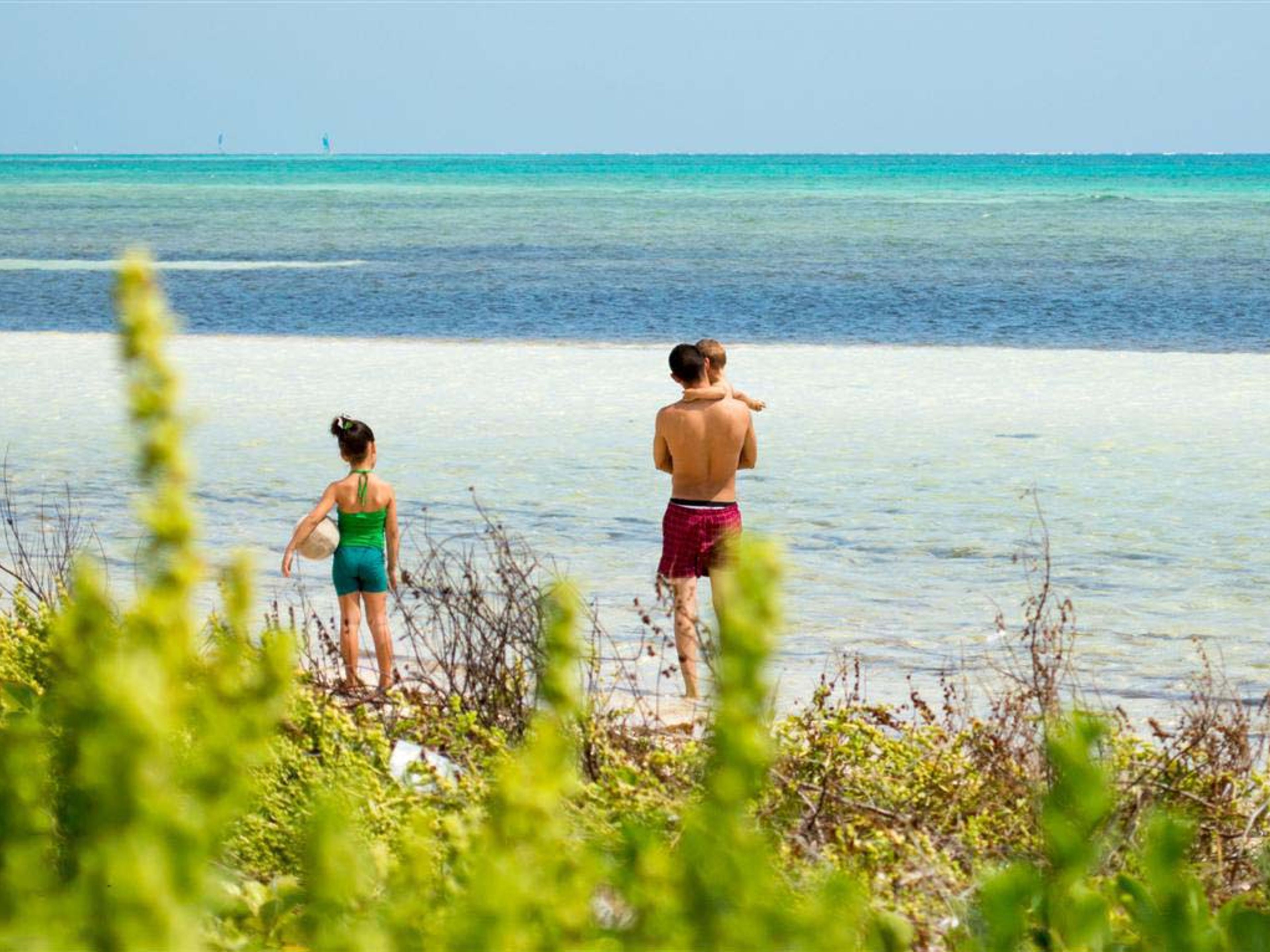“Special Beach” Tour. Family at Santa Lucía beach, Camagüey