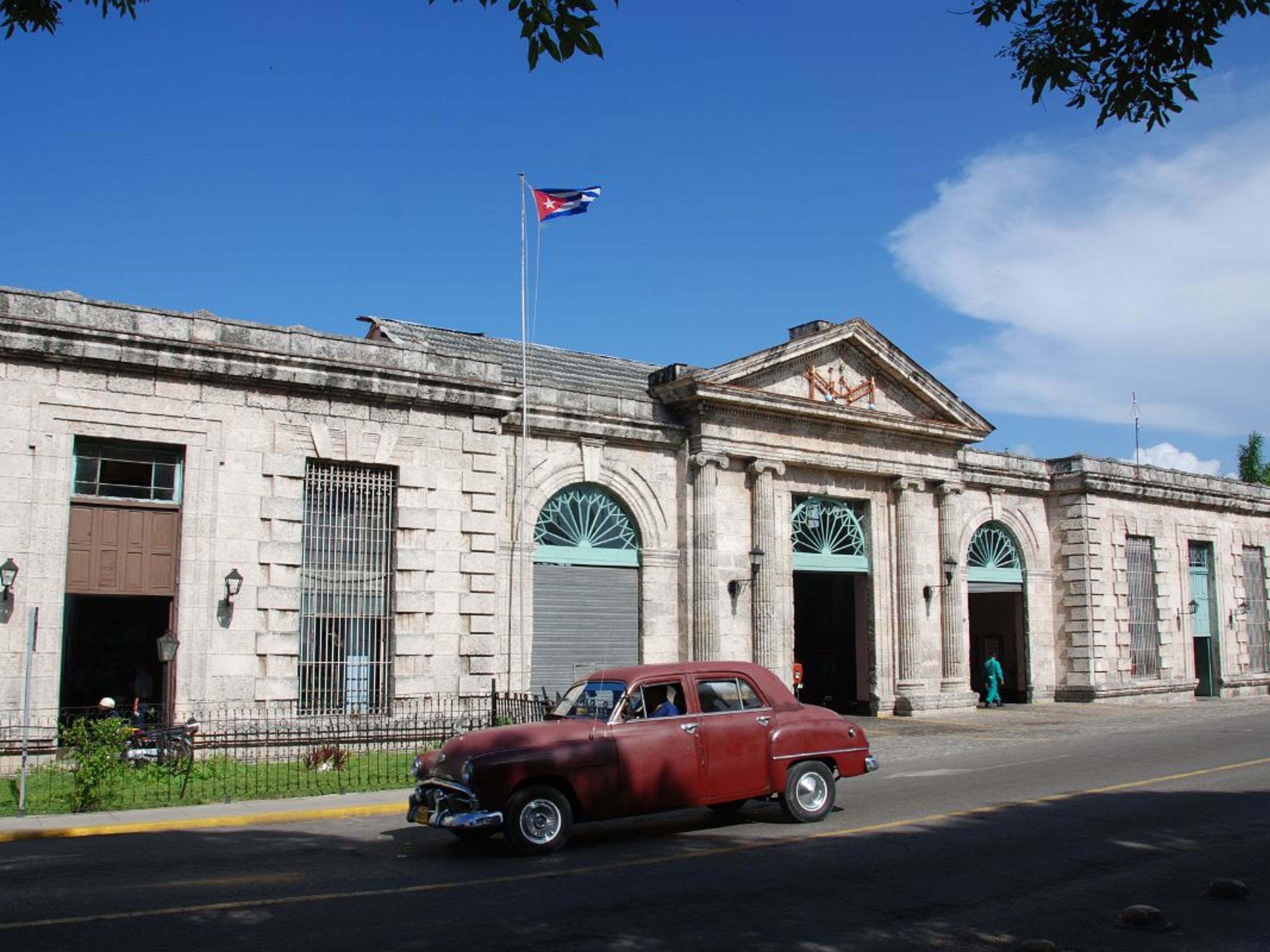 Tour “Descobrindo Havana, Matanzas e Varadero em Carros Clássicos”