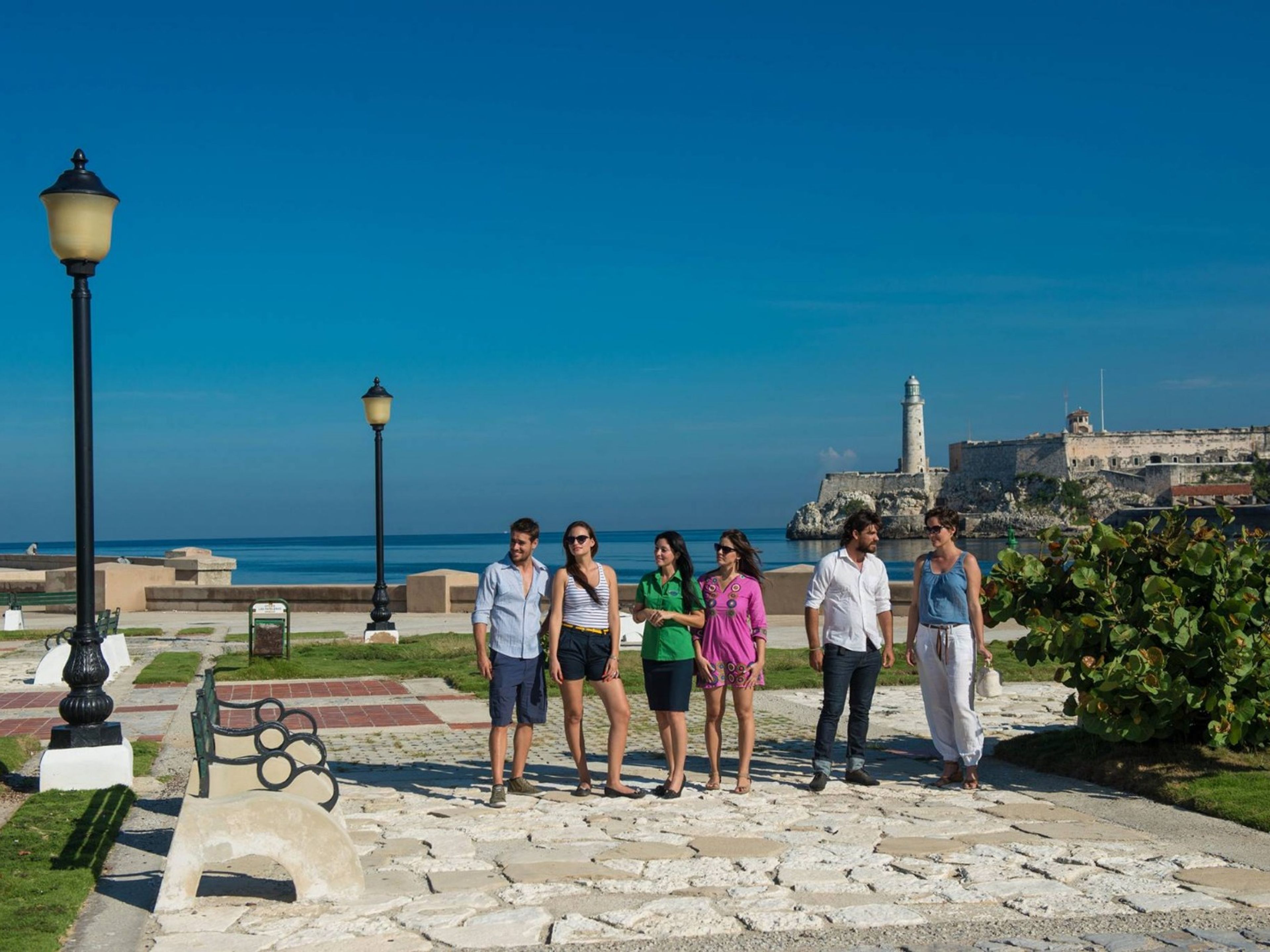 Tour “Descobrindo Havana, Matanzas e Varadero em Carros Clássicos”. Castillo de los Tres Reyes del Morro and Habana's bay entrance panoramic view, “Discovering Havana, Matanzas and Varadero in Classic Cars” Tour