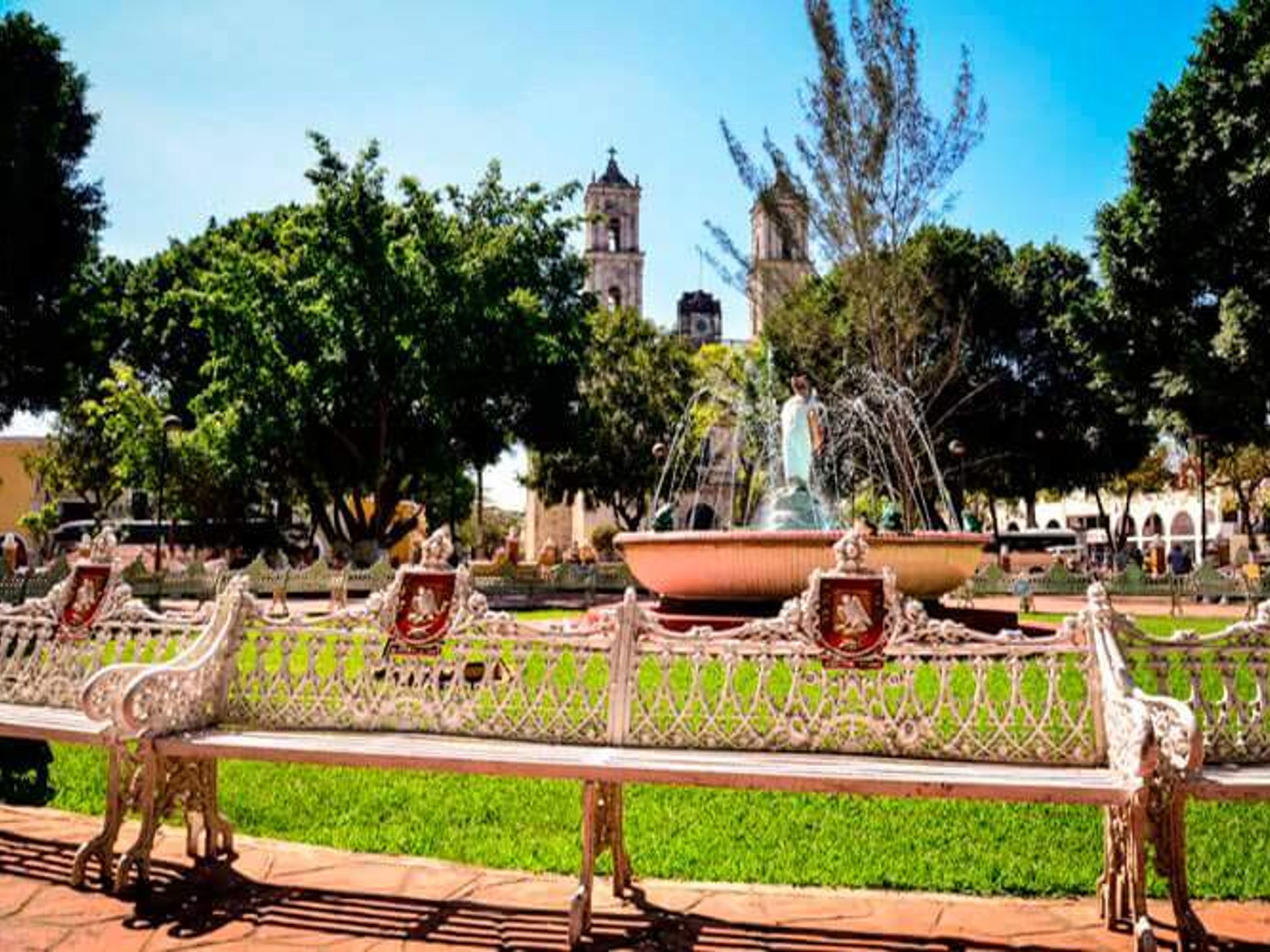 "Chichen Itza Plus" Tour. The magic city of Valladolid, a unique experience in Chichen Itza, Cancun. Mexico