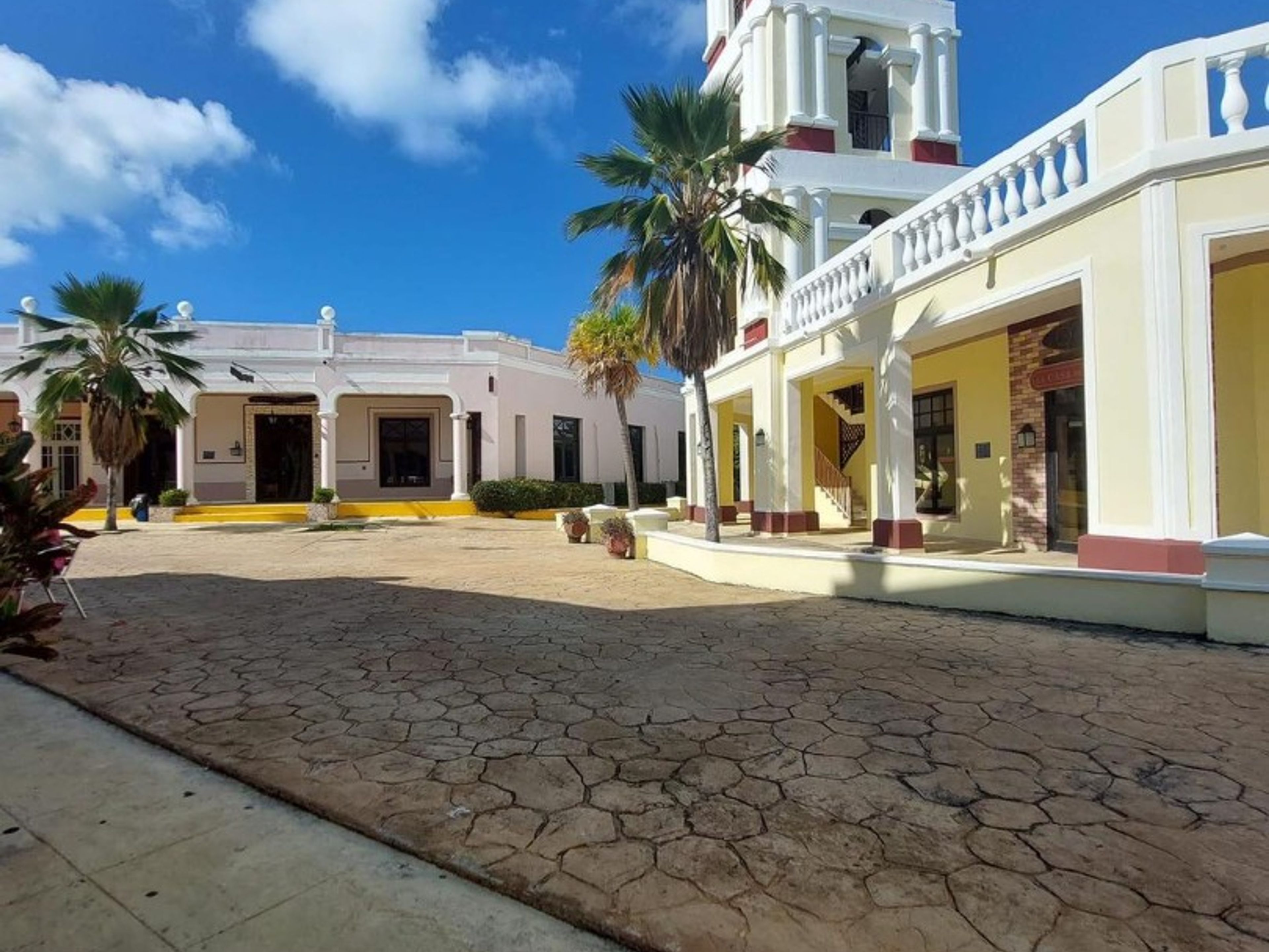 Tour "PROMENADE PANORAMIQUE À CAYO SANTAMARIA". Plaza La Estrella panoramic view, Cayo Santa María, Villa Clara, Cuba.