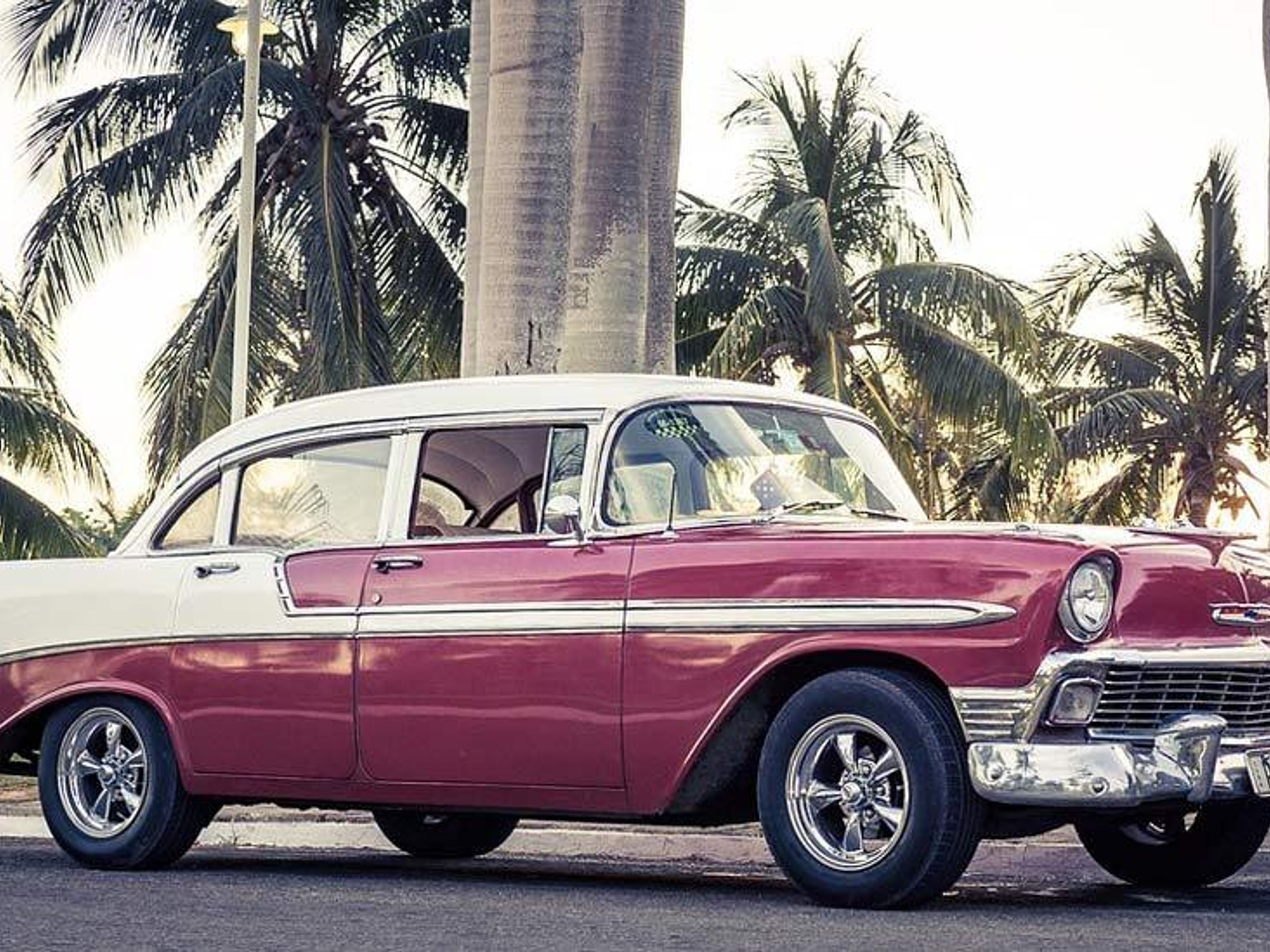 "HAVANNA, GESCHICHTE UND SPASS + BESUCH DES BUENA VISTA SOCIAL CLUB SHOW + ABENDESSEN IN AMERIKANISCHE OLDTIMER" Tour (OPTION 3). "HAVANA, HISTORY AND FUN + VISIT TO BUENA VISTA SOCIAL CLUB SHOW + DINNER IN AMERICAN CLASSIC CARS" Tour (OPTION 3)