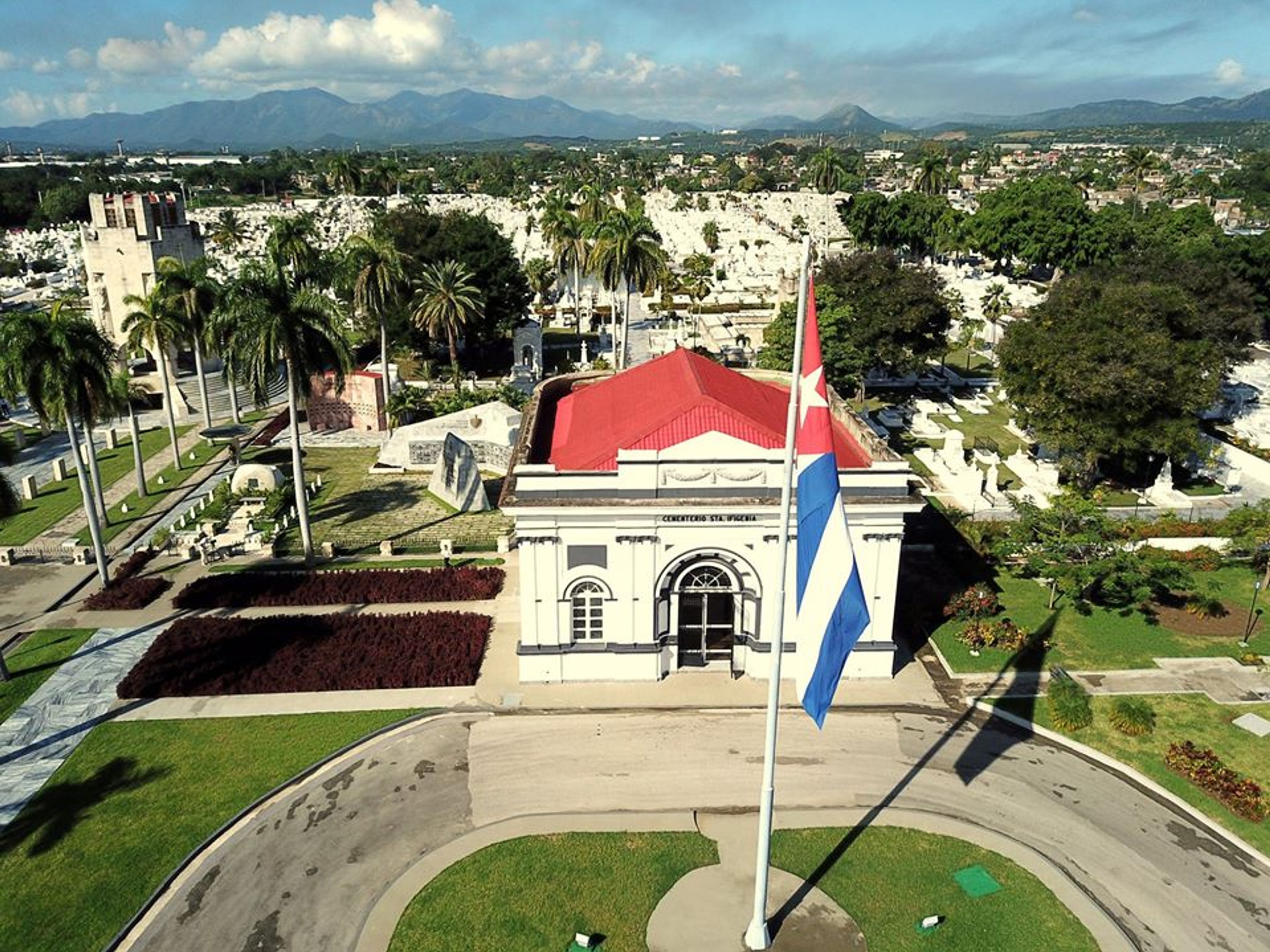 Tour "CITY TOUR SANTIAGO DE CUBA". Santa Ifigenia cementery, Santiago de Cuba, Cuba.
