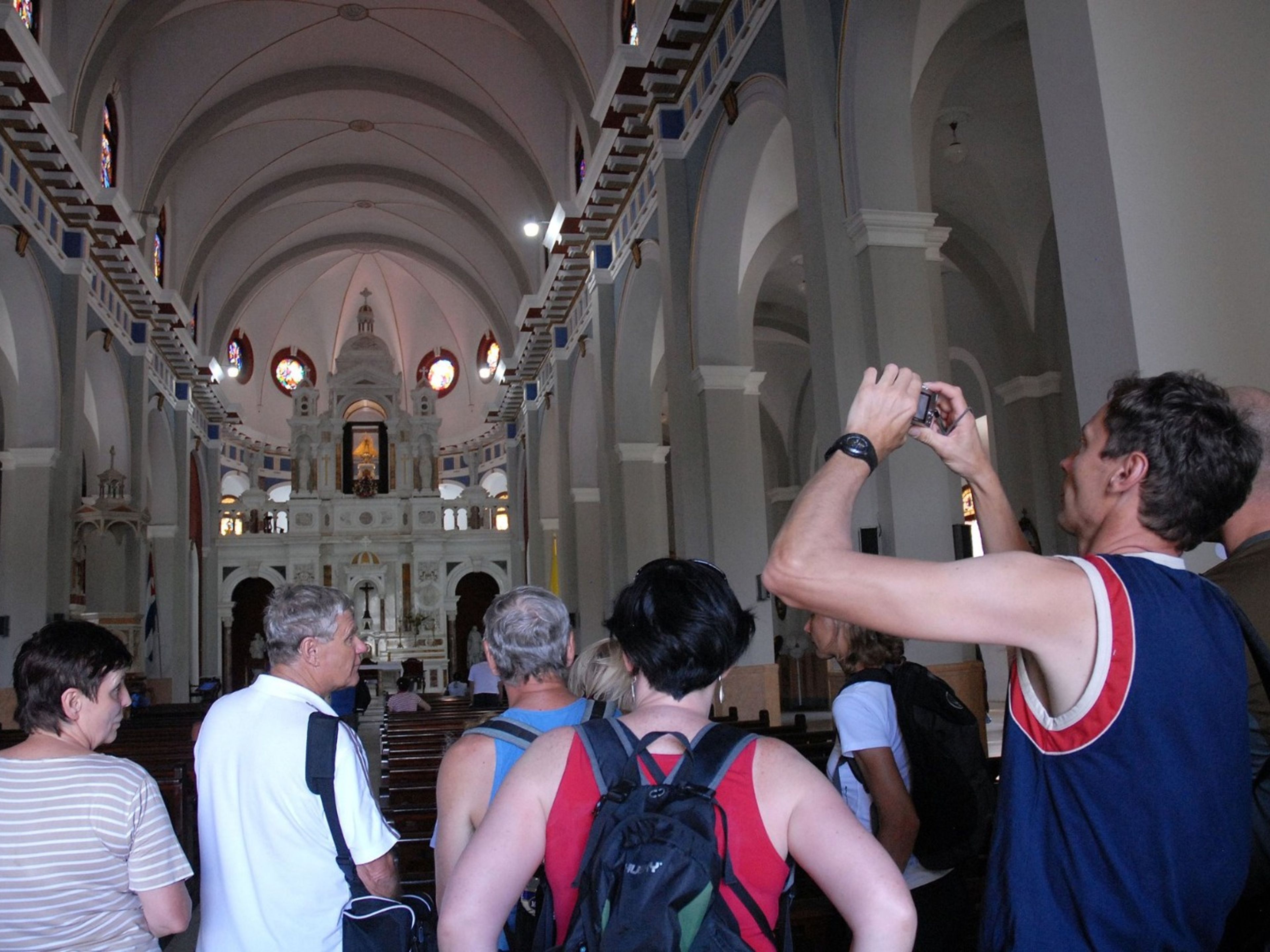 Excursión "SANTUARIO DEL COBRE + CASTILLO DEL MORRO + CAYO GRANMA". Iglesia de Nuestra Señora de la Caridad del Cobre, Cuba