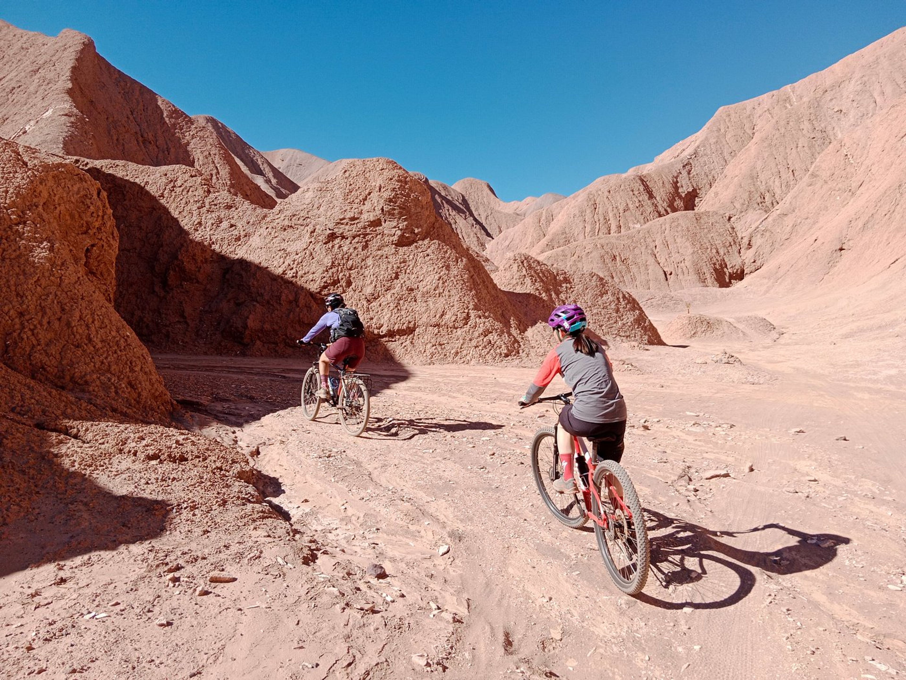 Tour PREMIUM "EXCURSION À VÉLO À LA GORGE DU DIABLE (GARGANTA DEL DIABLO)". "DEVIL’S THROAT (GARGANTA DEL DIABLO) BIKE TOUR" PREMIUM Tour, San Pedro de Atacama, Chile. 