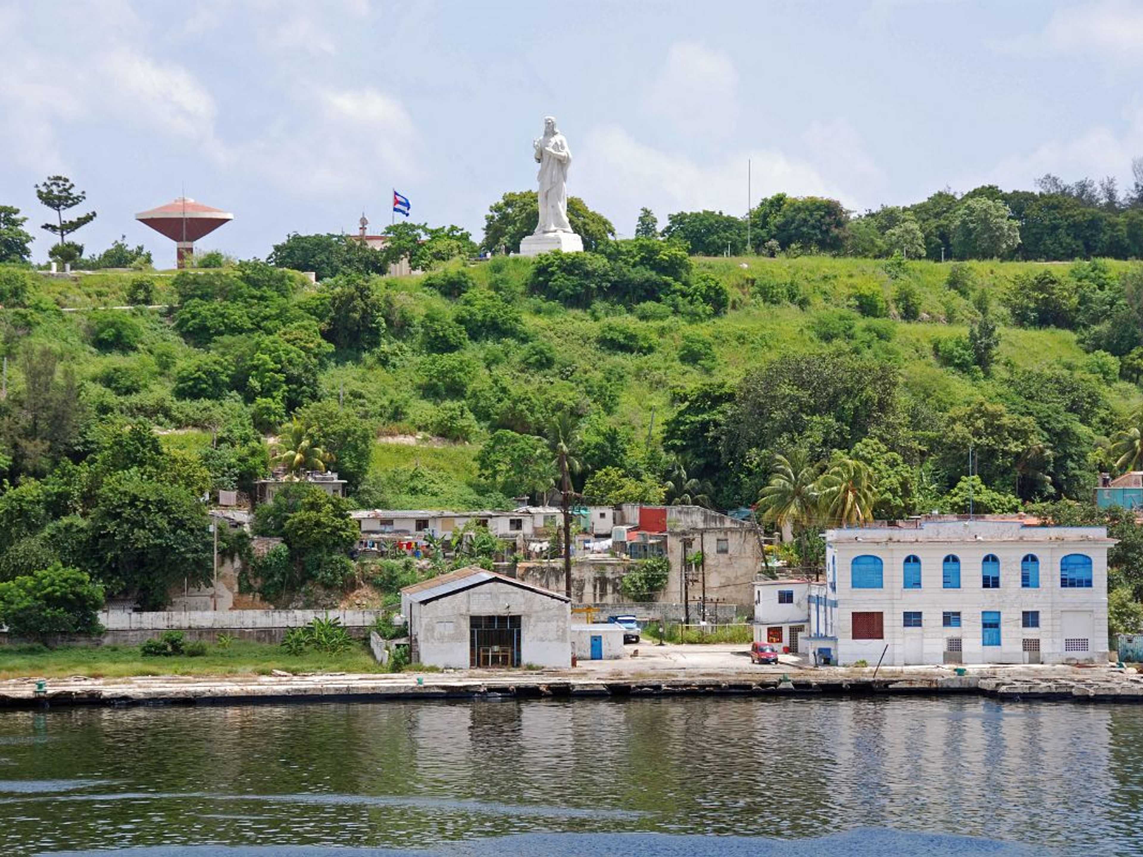 Tour "GIRO DELLA CITTÀ DI HAVANA CON PRANZO + AUTO D'EPOCA". The Crist of Havana panoramic view, Havana, Cuba.