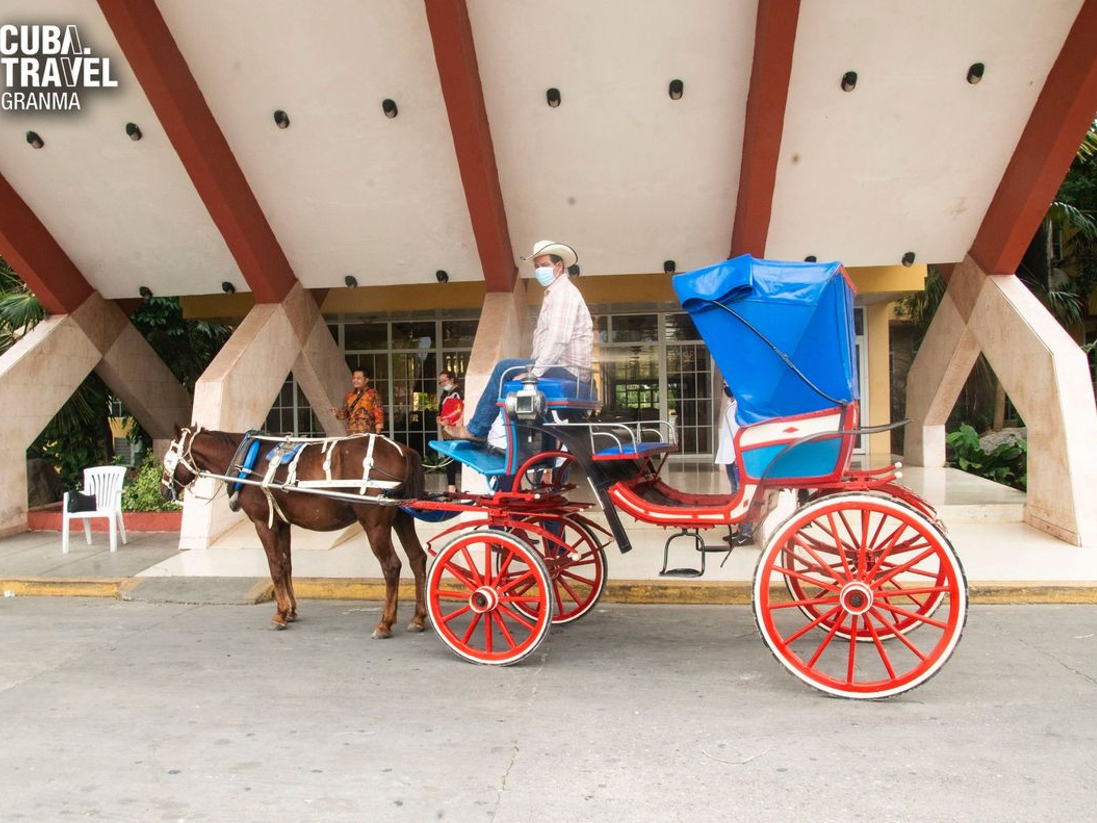 Тур "БАЙАМО НА КОЛОНИАЛЬНОЙ КАРЕТЕ". Tour "BAYAMO BY COLONIAL CARRIAGE"