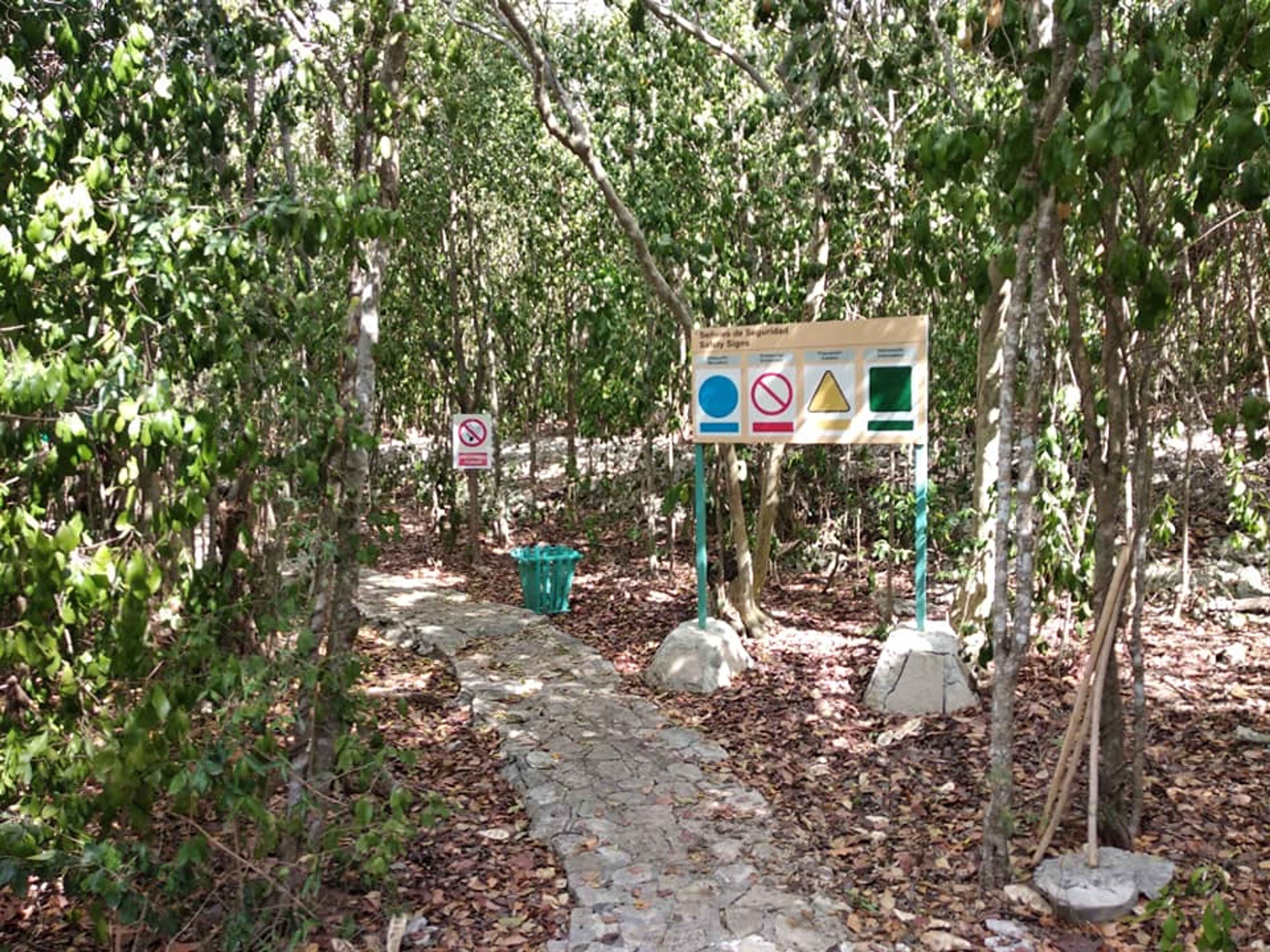 Excursión “SENDERO LAS GUANAS + ALMUERZO”. “LAS GUANAS TRAIL” Tour, Bioparque Rocazul, Playa Guardalavaca, Holguín, Cuba