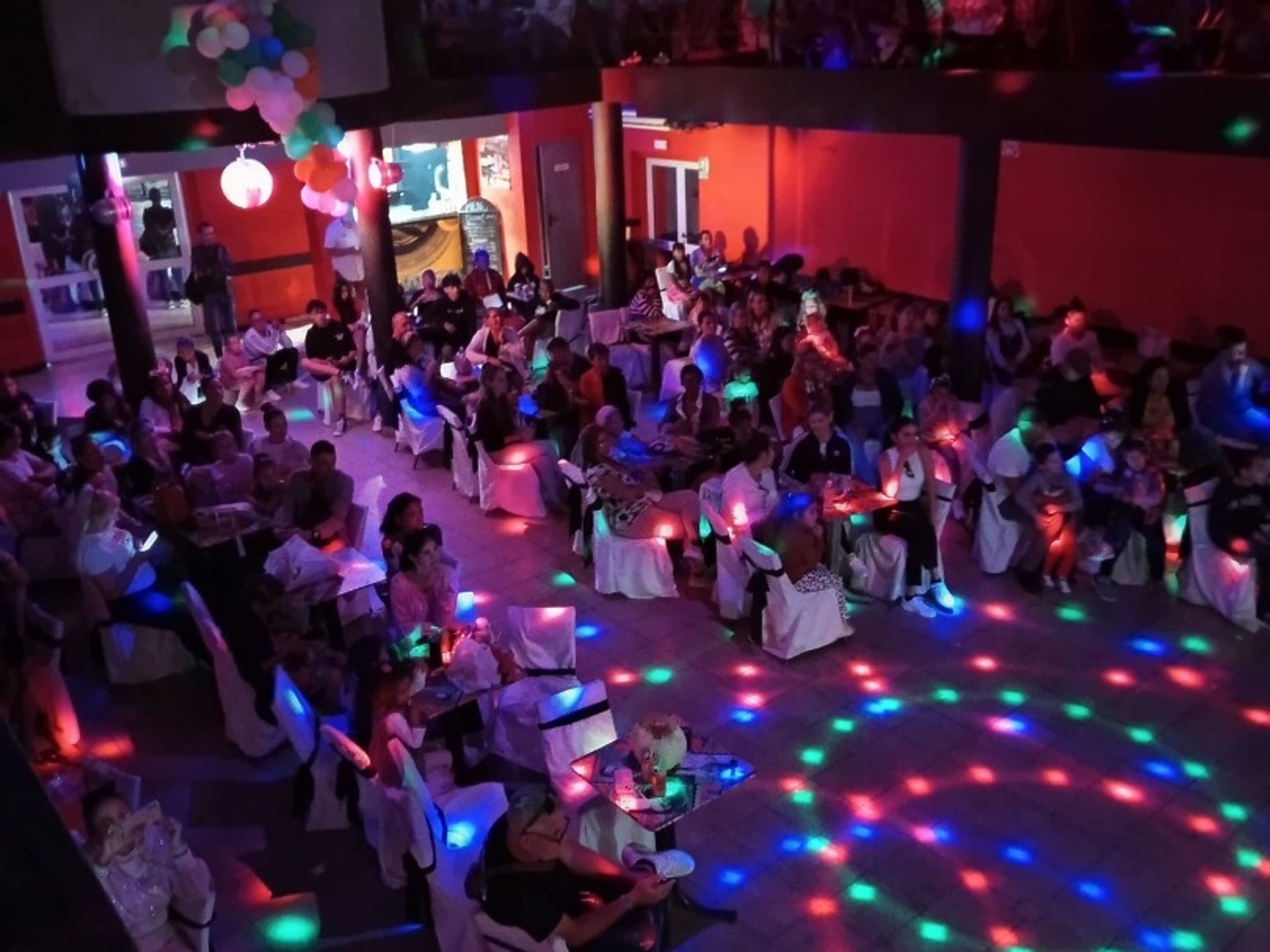 "CASA DA MÚSICA DE VARADERO (EGREM)". Casa de la música de Varadero (EGREM), Matanzas, Cuba.
