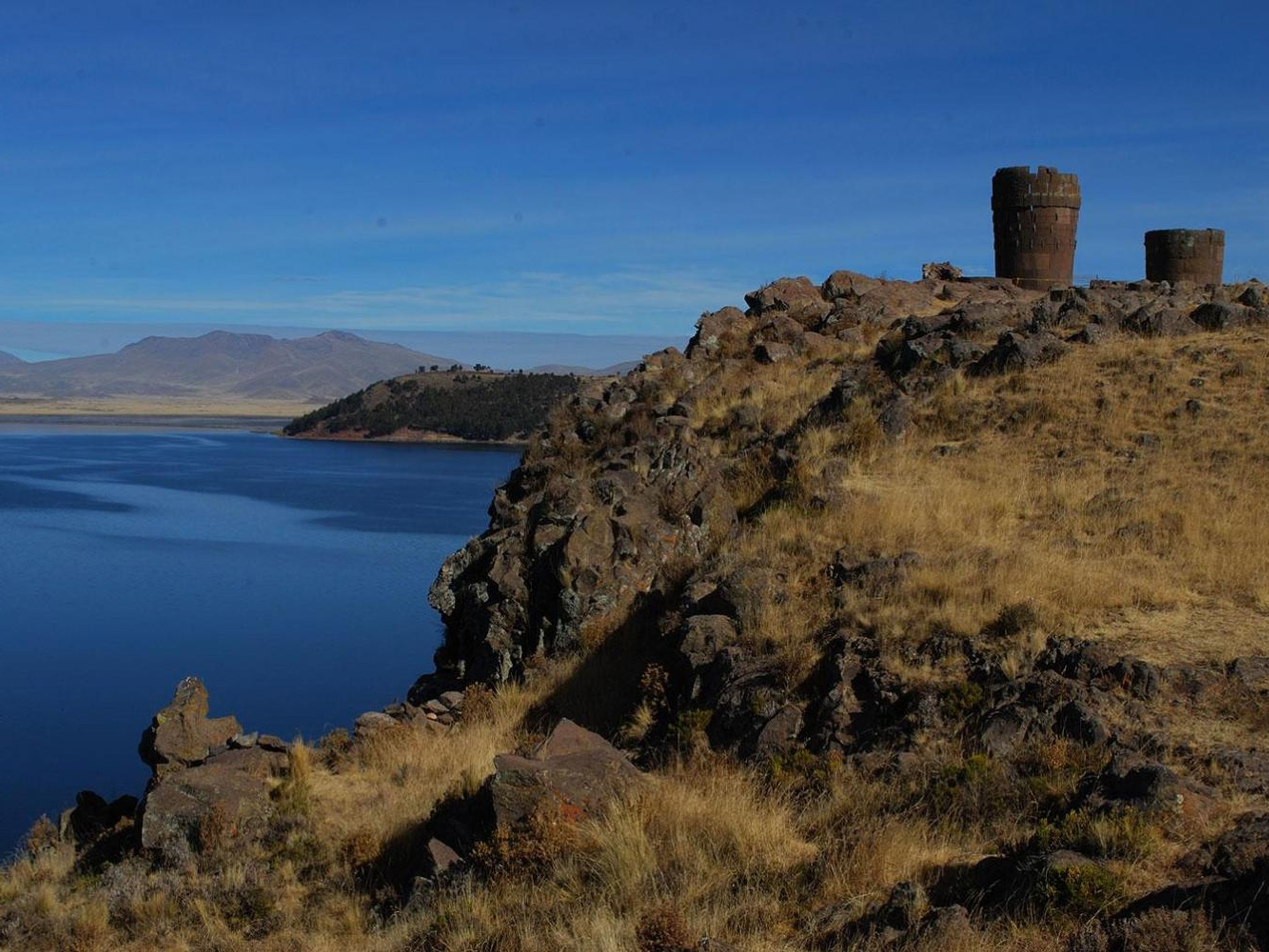 SILLUSTANI ARCHAEOLOGICAL COMPLEX TOUR. SILLUSTANI ARCHAEOLOGICAL COMPLEX, PERU