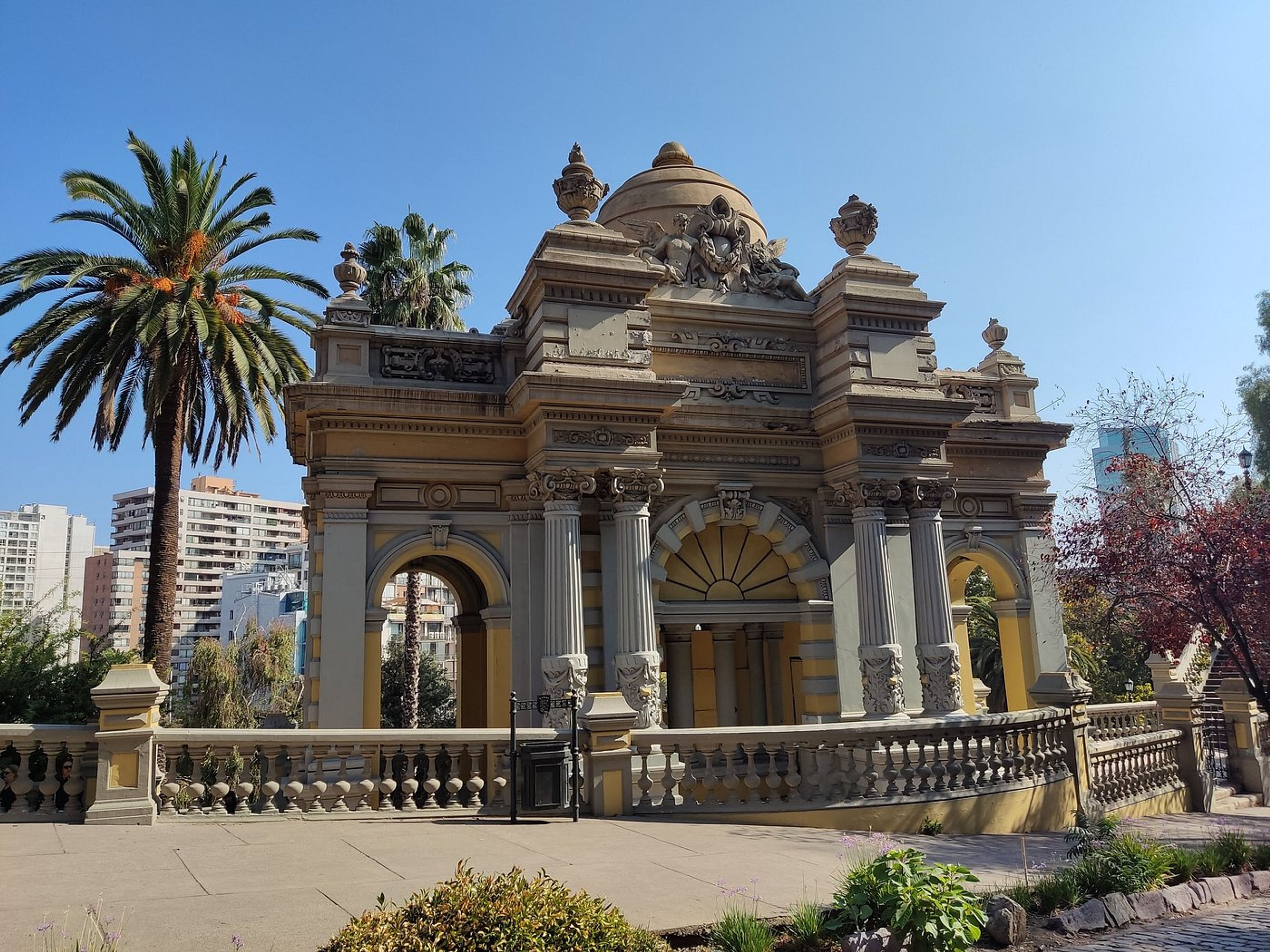 “STADTRUNDFAHRT DURCH SANTIAGO” Tour