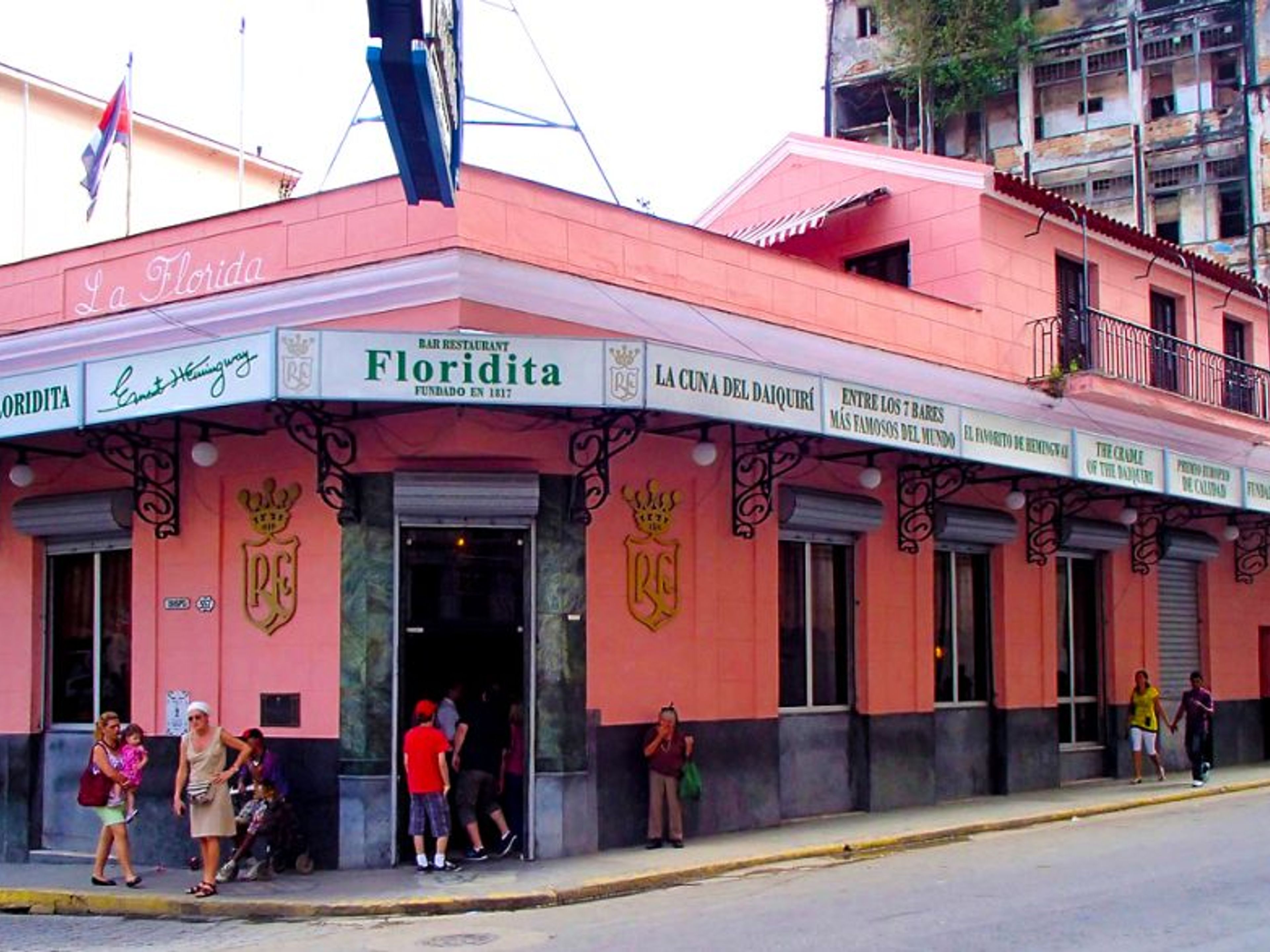 "COLONIAL AND HISTORICAL HAVANA" Tour. Hotel Ambos Mundos, Tour "Colonial Havana"