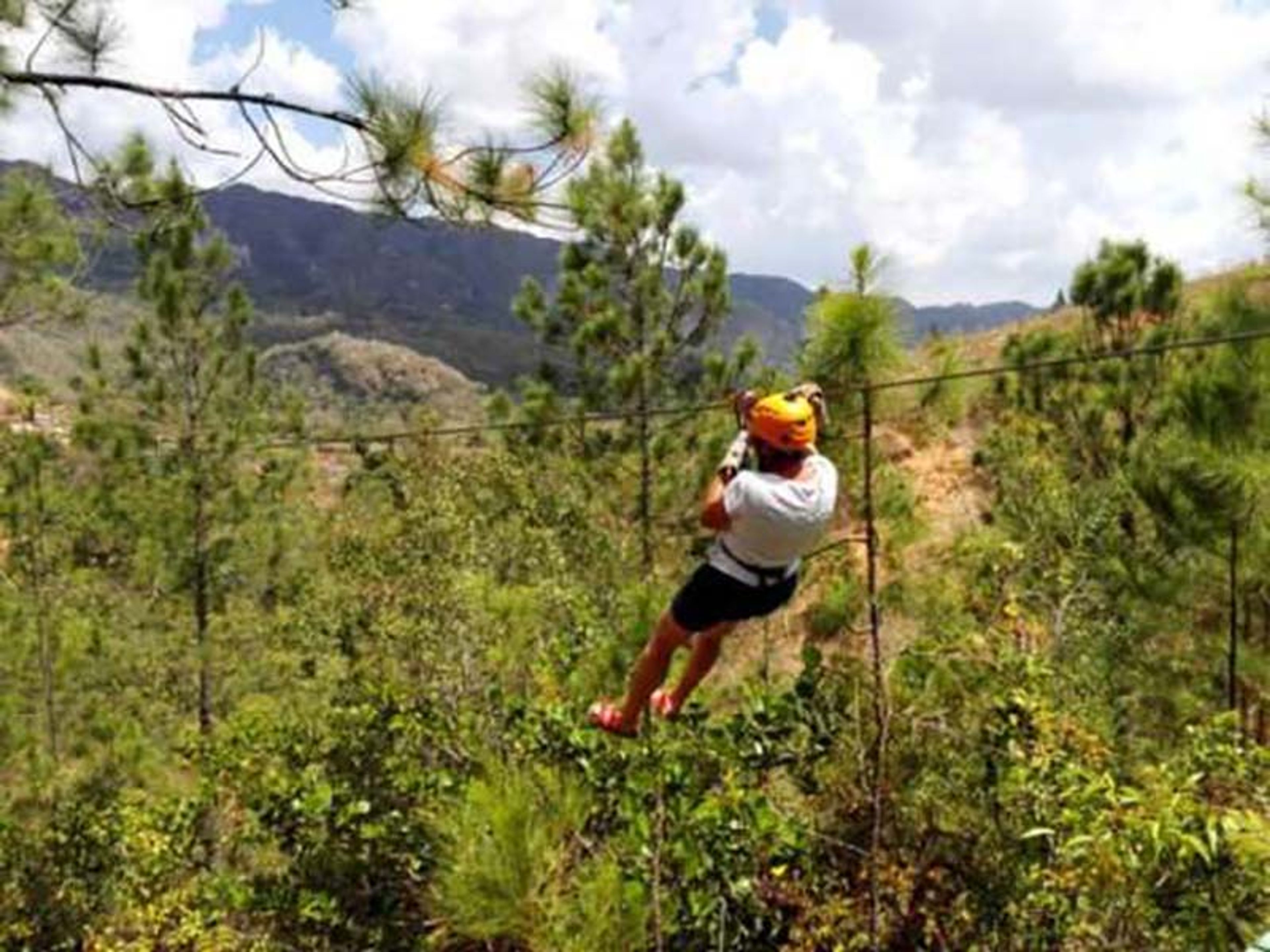 "Fahrrad + Seilbahn im Viñales-Tal" Tour. Zipe line tour in Viñales Natural Park, Viñales, Pinar del Río, Cuba.