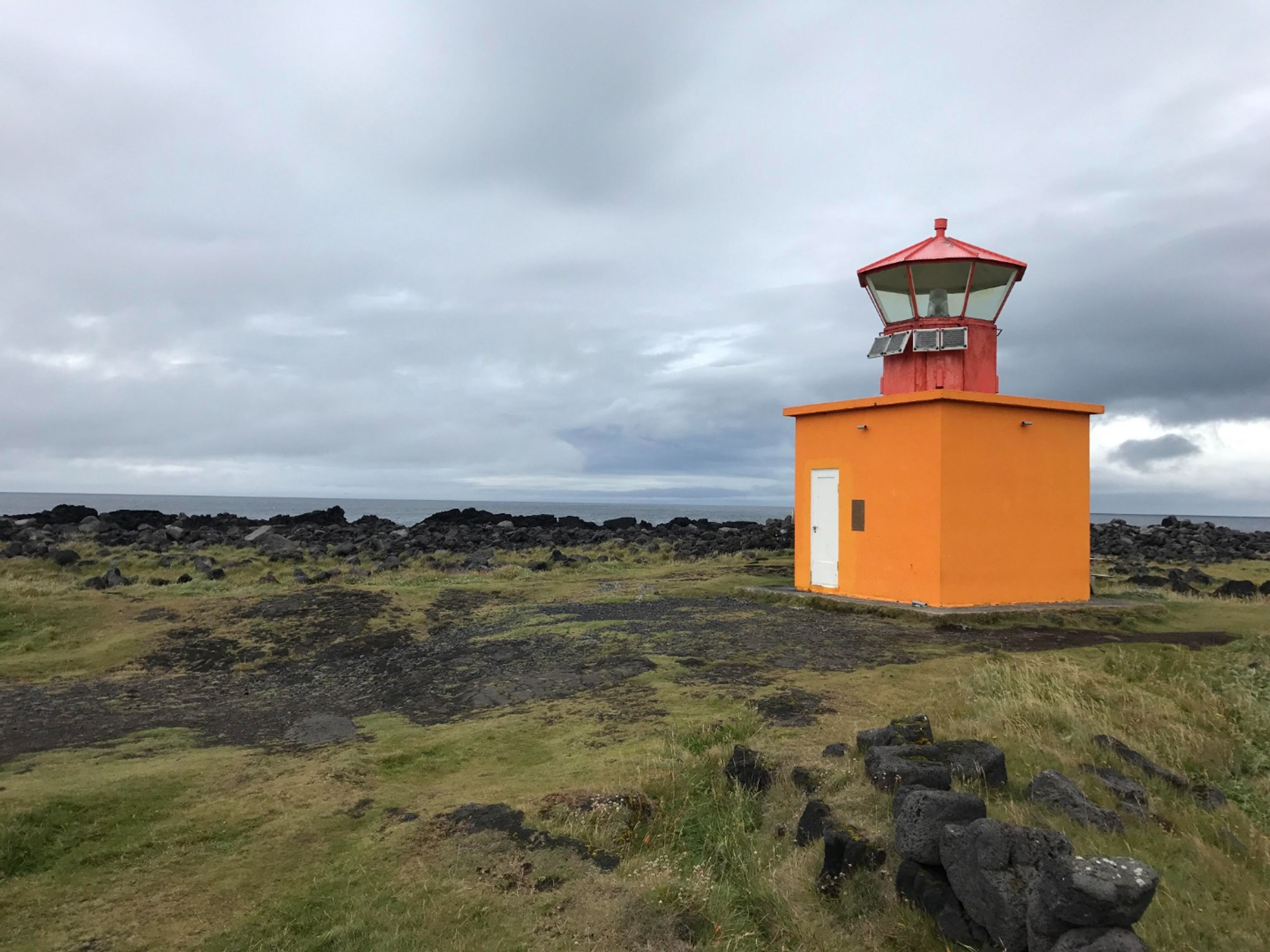 Excursão Privada "PENÍNSULA DE SNAEFELLSNES + GRUTA DE LAVA VATNSHELLIR". Lava fields of Snæfellsjökull, Snaefellsnes Peninsula, Iceland’s smallest National Park.