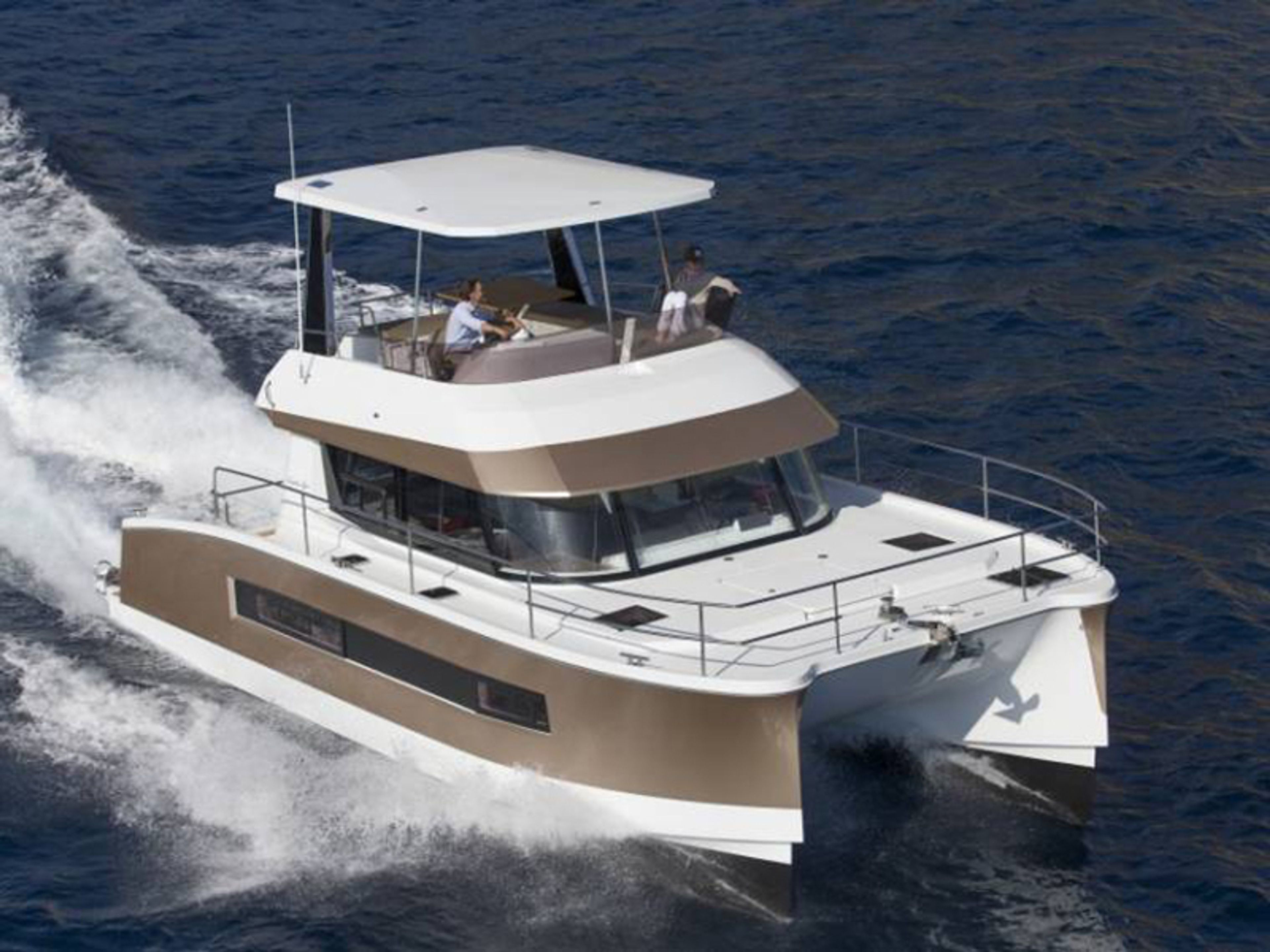 Vida a Bordo en Catamarán “Fountaine Pajot MY 37”. Life on Board in Catamaran "Fountaine Pajot MY 37"