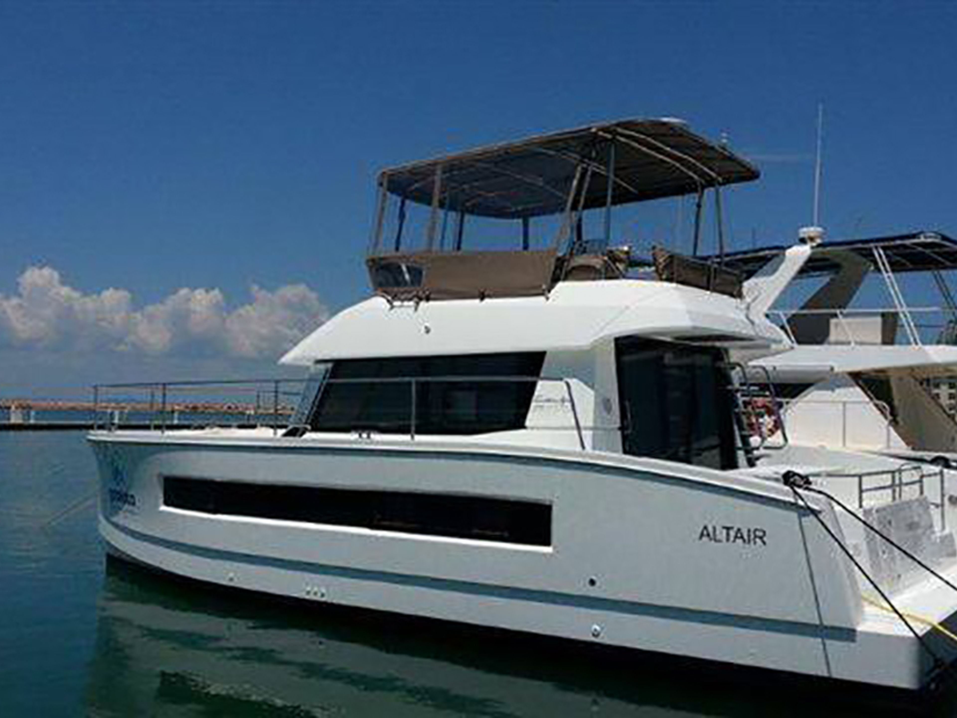 Vida a Bordo en Catamarán “Fountaine Pajot MY 37”. Life on Board in Catamaran "Fountaine Pajot MY 37"