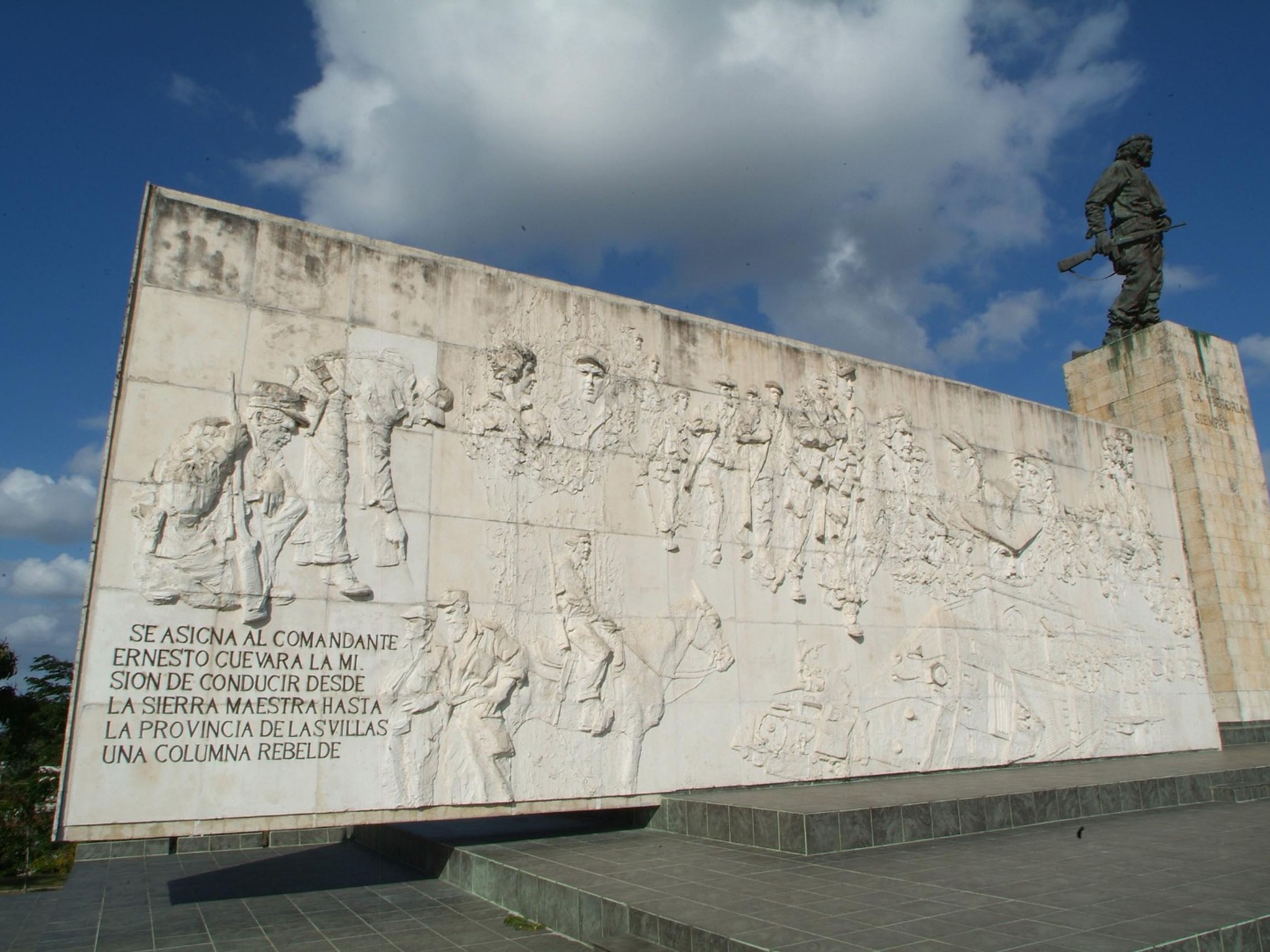 Excursión “Descubriendo Santa Clara/ Sancti Spiritus en Auto Clásico”. The Ernesto Che Guevara mausoleum panoramic view, Santa Clara. “Discovering Santa Clara in Classic Cars” Tour