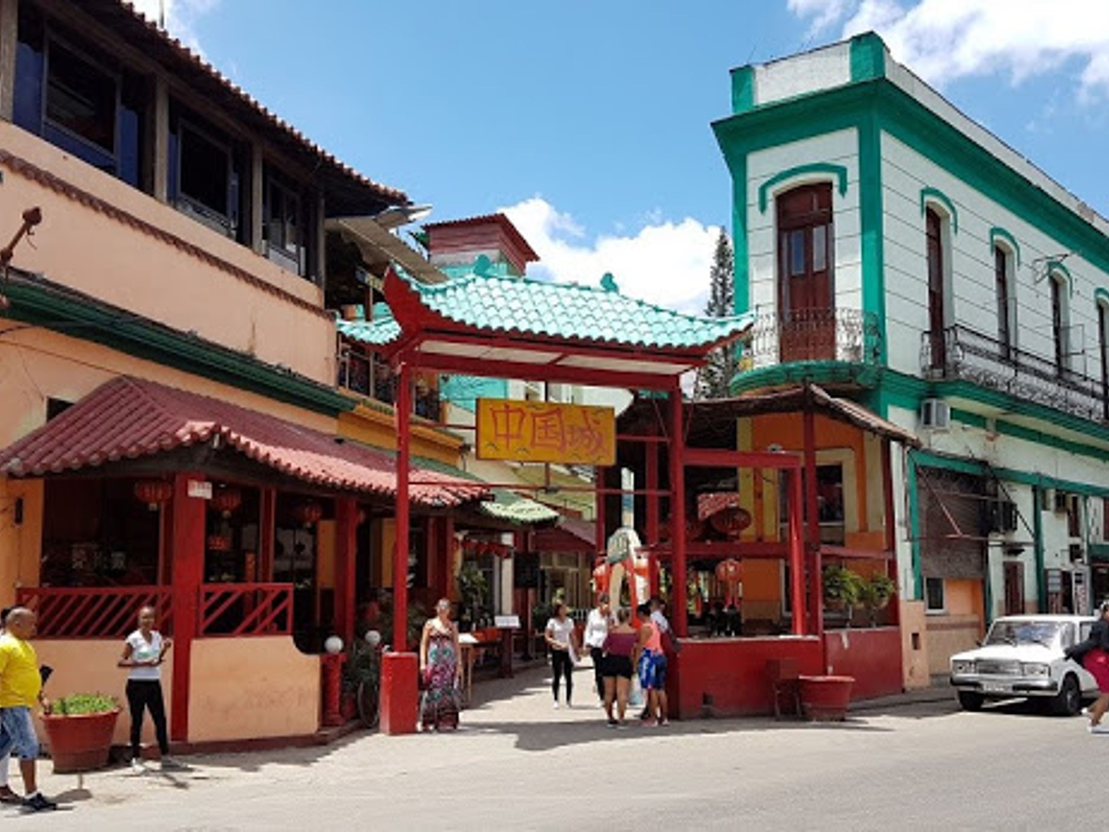 Tour "Transculturation et métissage". Chinatown of Havana, Tour "Transculturation and crossbreeding"