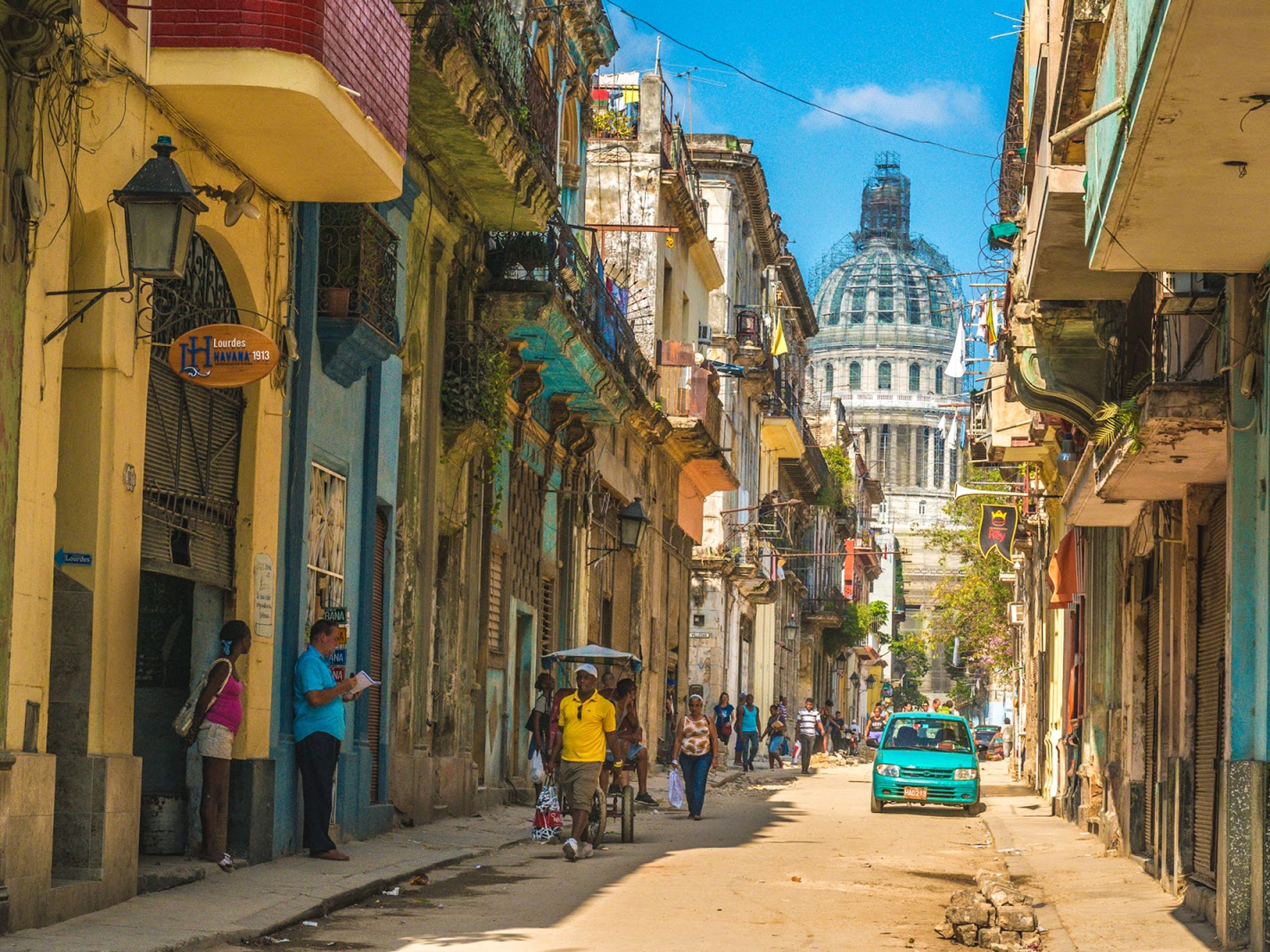 Tour "L'AVANA + PINAR DEL RÍO OVERNIGHT". Old Havana city panoramic view. "Havana Overnight + Pinar del Río" Tour
