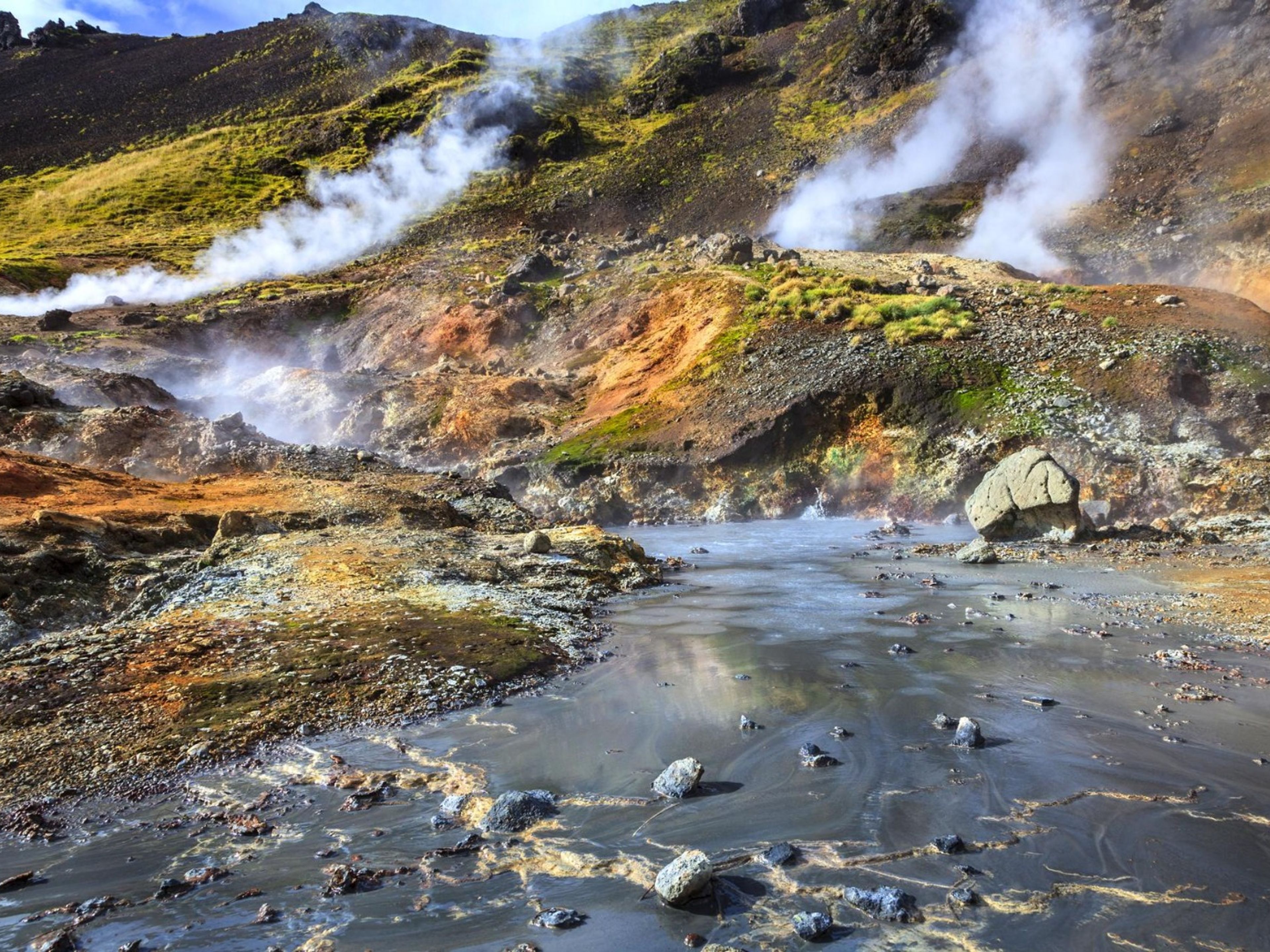Excursión privada "PENÍNSULA DE REYKJANES". Gunnuvher hot spring panoramic view, Reykjanes Peninsula, Iceland.