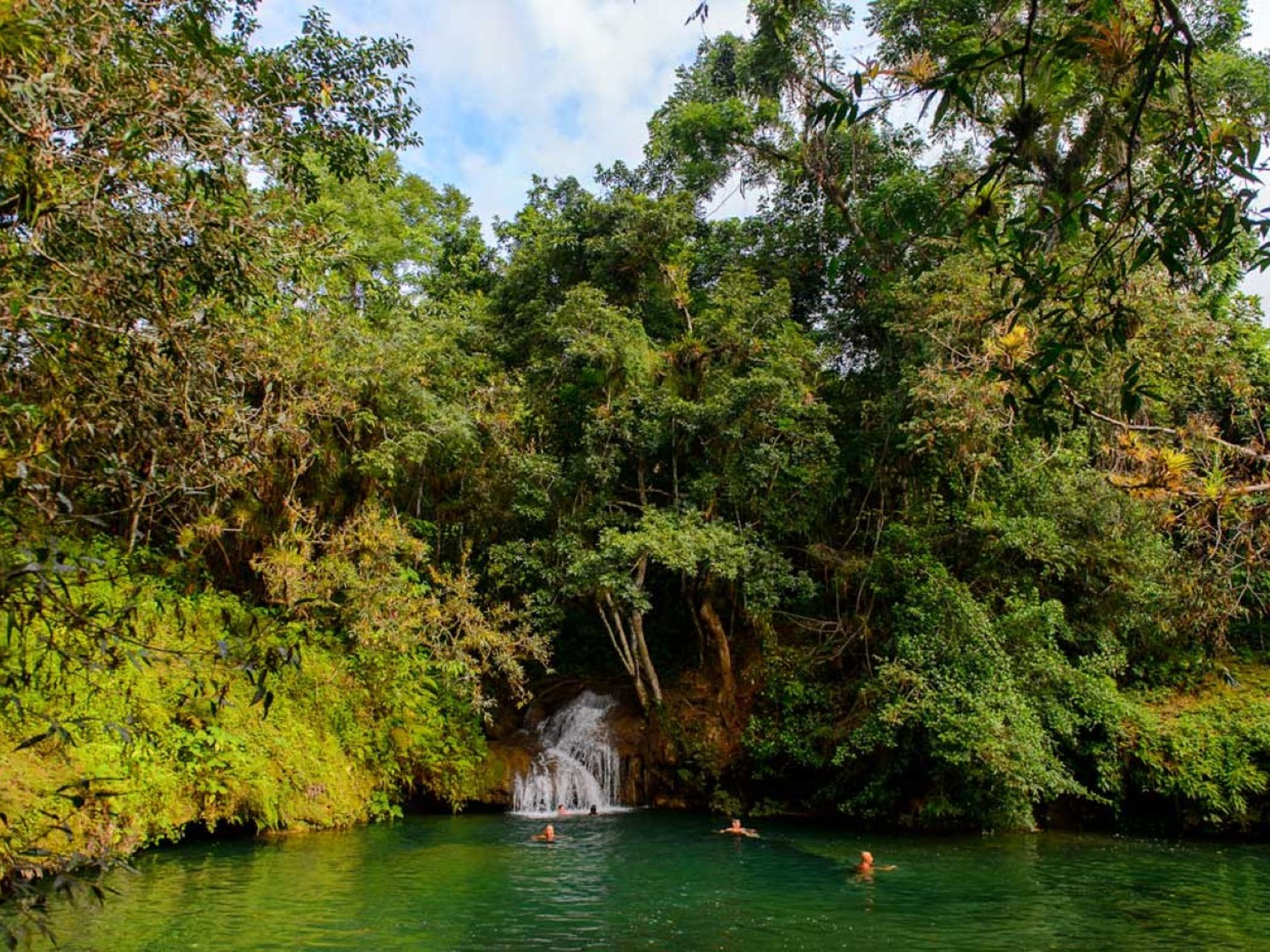 Excursión “TOPES DE COLLANTES OVERNIGHT”. El Cubano Natural Park, Topes de Collantes, Cuba.