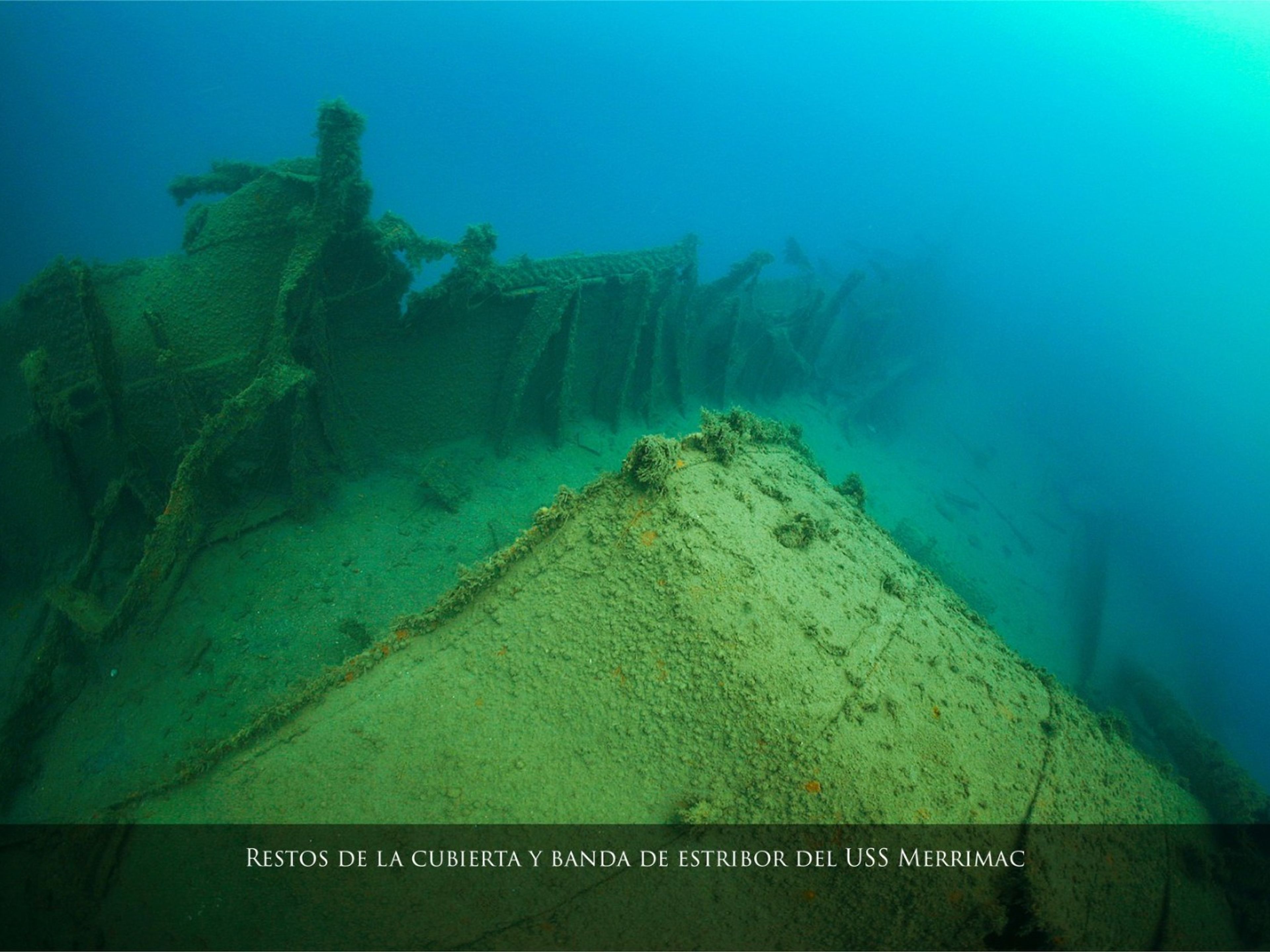 Plongée sous-marine dans les épaves de la guerre hispano-cubaine et nord-américaine de 1898. "NAVIRE CHARBONNIER USS MERIMAC".. Remaining deck and starboard side of the USS Merrimac, DIVING IN WRECKS OF THE HISPANIC - CUBAN - NORTH AMERICAN WAR OF 1898. "COAL SHIP USS MERRIMAC".