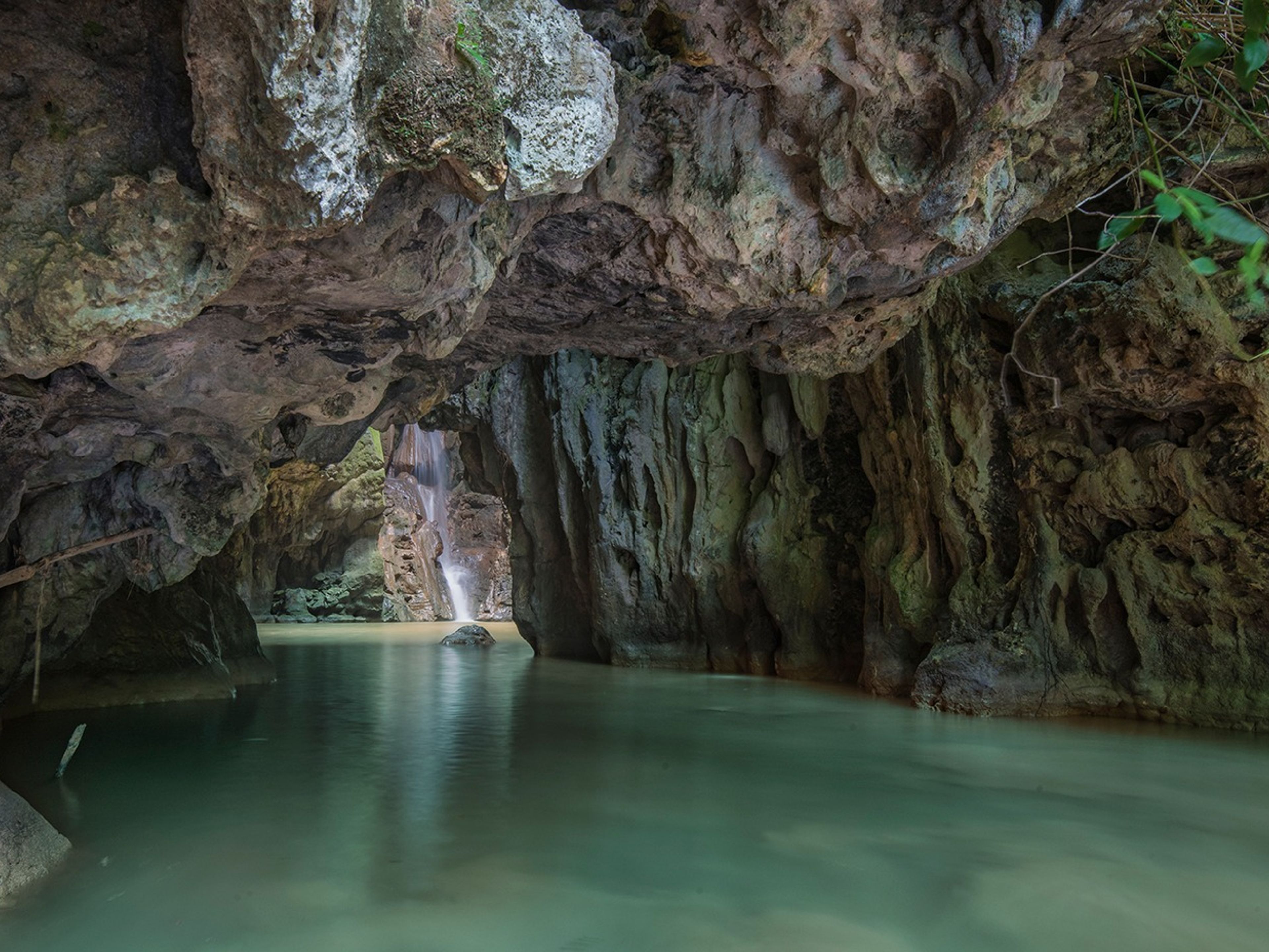 Excursión "CANYONING GRUTA DE NENGOA"