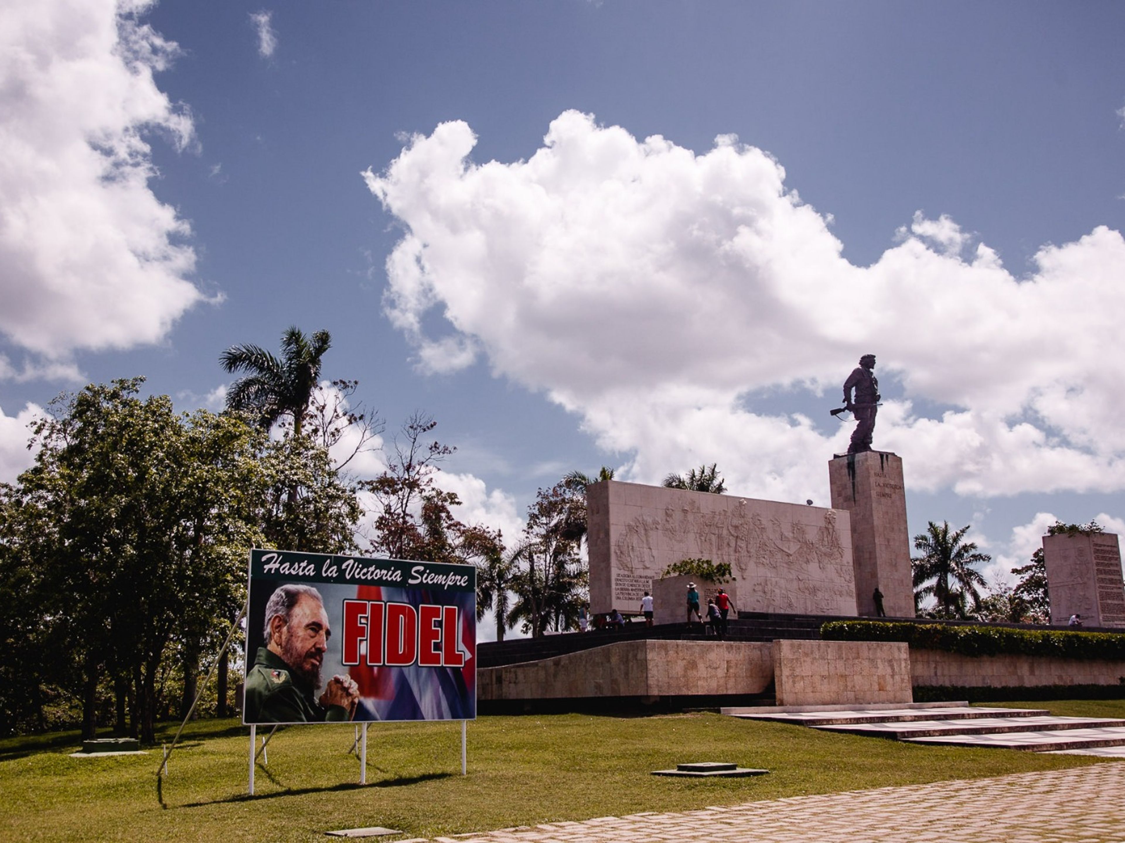 Excursión “Paseo a Santa Clara y Remedios en Carros Clásicos Americanos”. The Ernesto Che Guevara mausoleum panoramic view, Santa Clara. “Ride to Santa Clara & Remedios in Old Fashion American Classic Cars” Tour