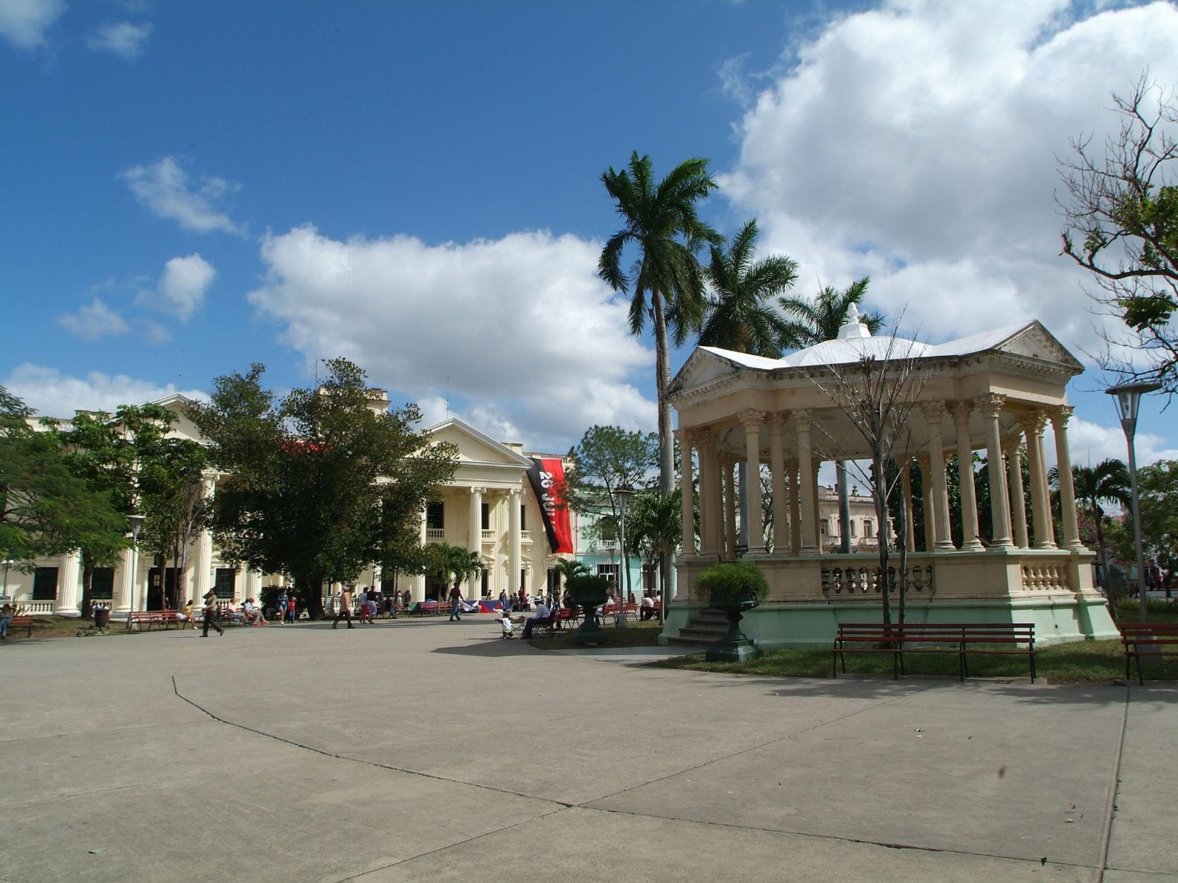Excursión “VISITA A SANTA CLARA”. Leoncio Vidal central park panoramic view, Santa Clara city