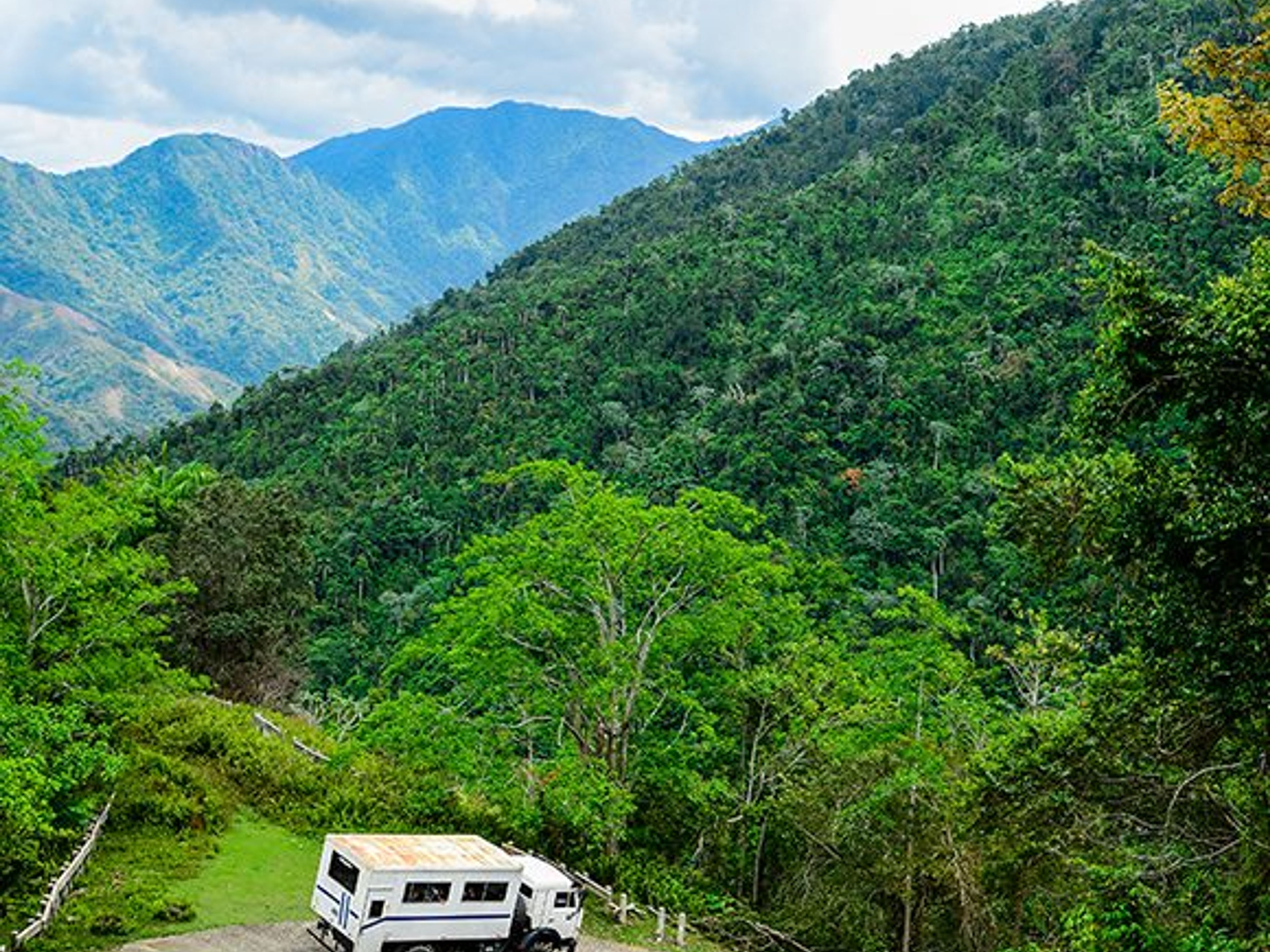 Jeep Safari “COMANDANCIA GENERAL DE LA PLATA (DESDE VILLA SANTO DOMINGO)”. Sierra Maestra panoramic view, Turquino National Park, Granma, Cuba.