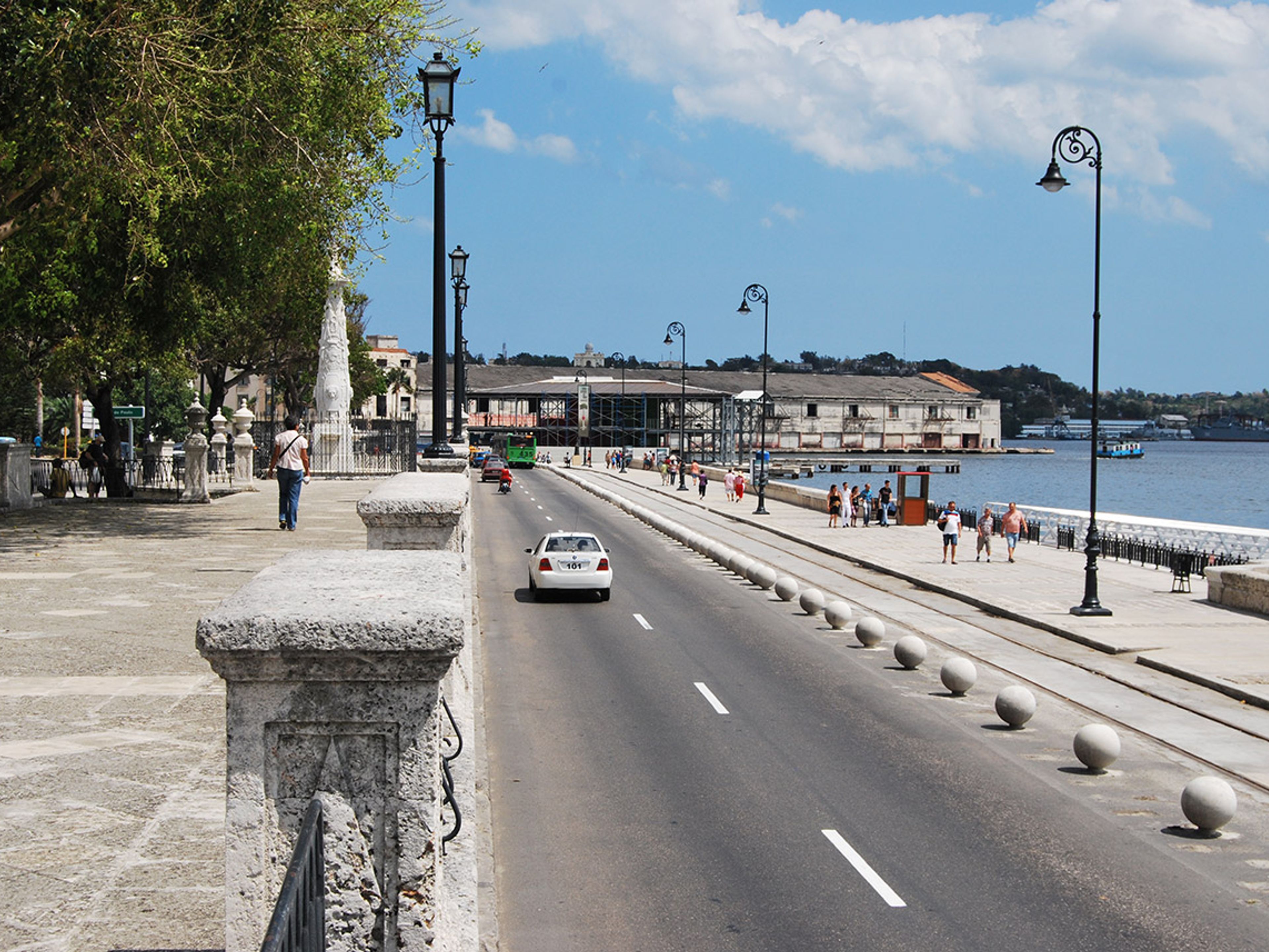 Passeio "De ambos os lados da baía". Alameda de Paula, Tour "On both sides of the bay"