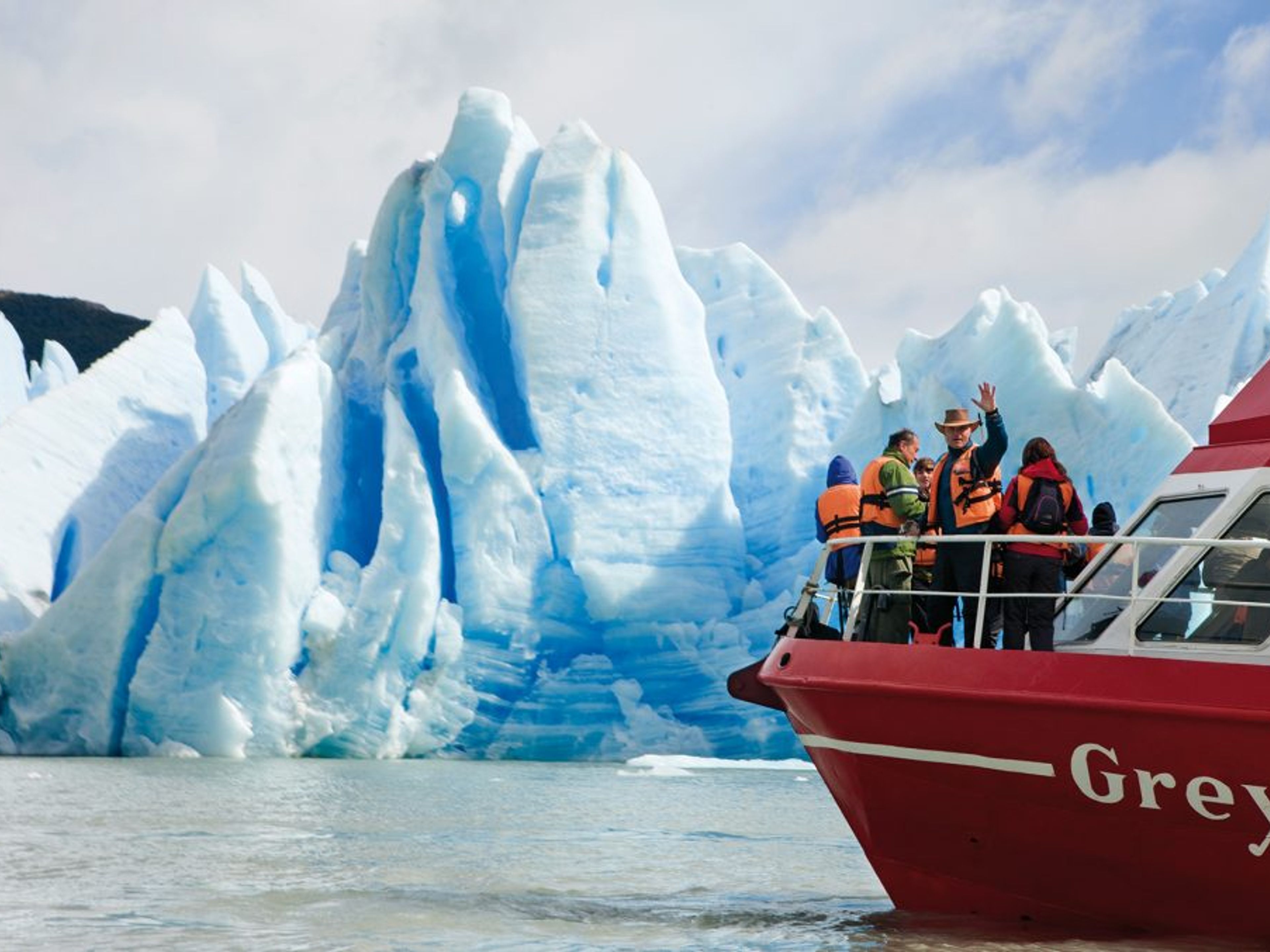 Tур "ПУТЬ К ЛЕДНИКУ ГРЕЙ". “NAVIGATION TO GREY GLACIER” Tour, Torres del Paine National Park, Chile.