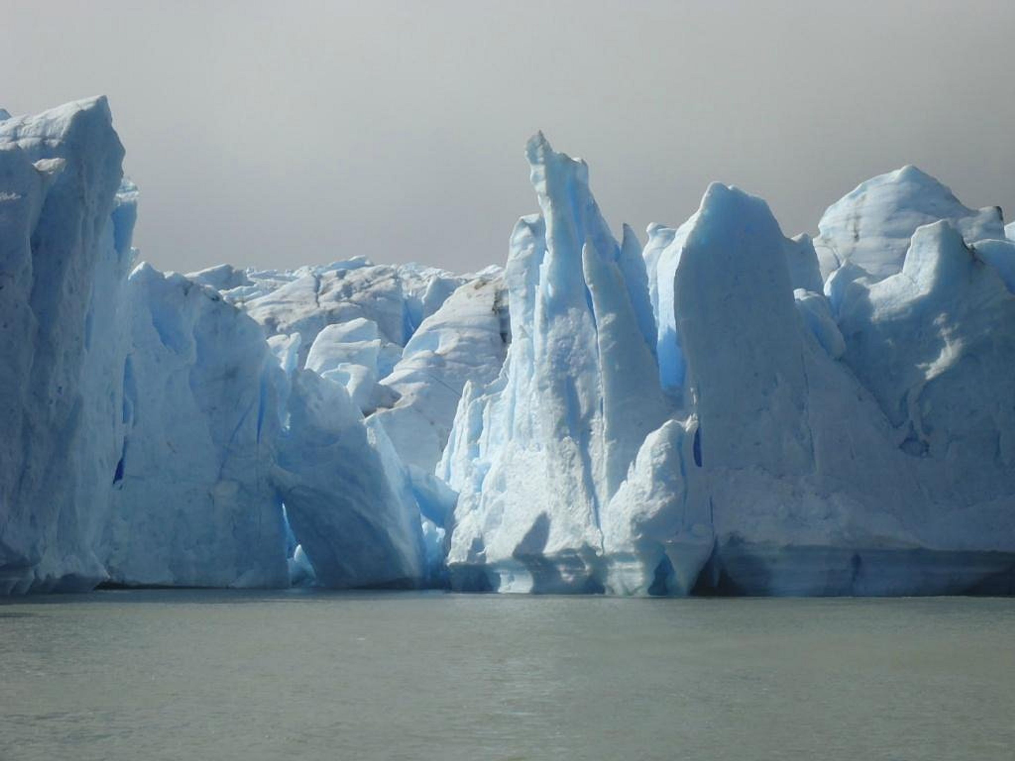 Tour "NAVIGAZIONE VERSO IL GHIACCIAIO GREY". “NAVIGATION TO GREY GLACIER” Tour, Torres del Paine National Park, Chile.