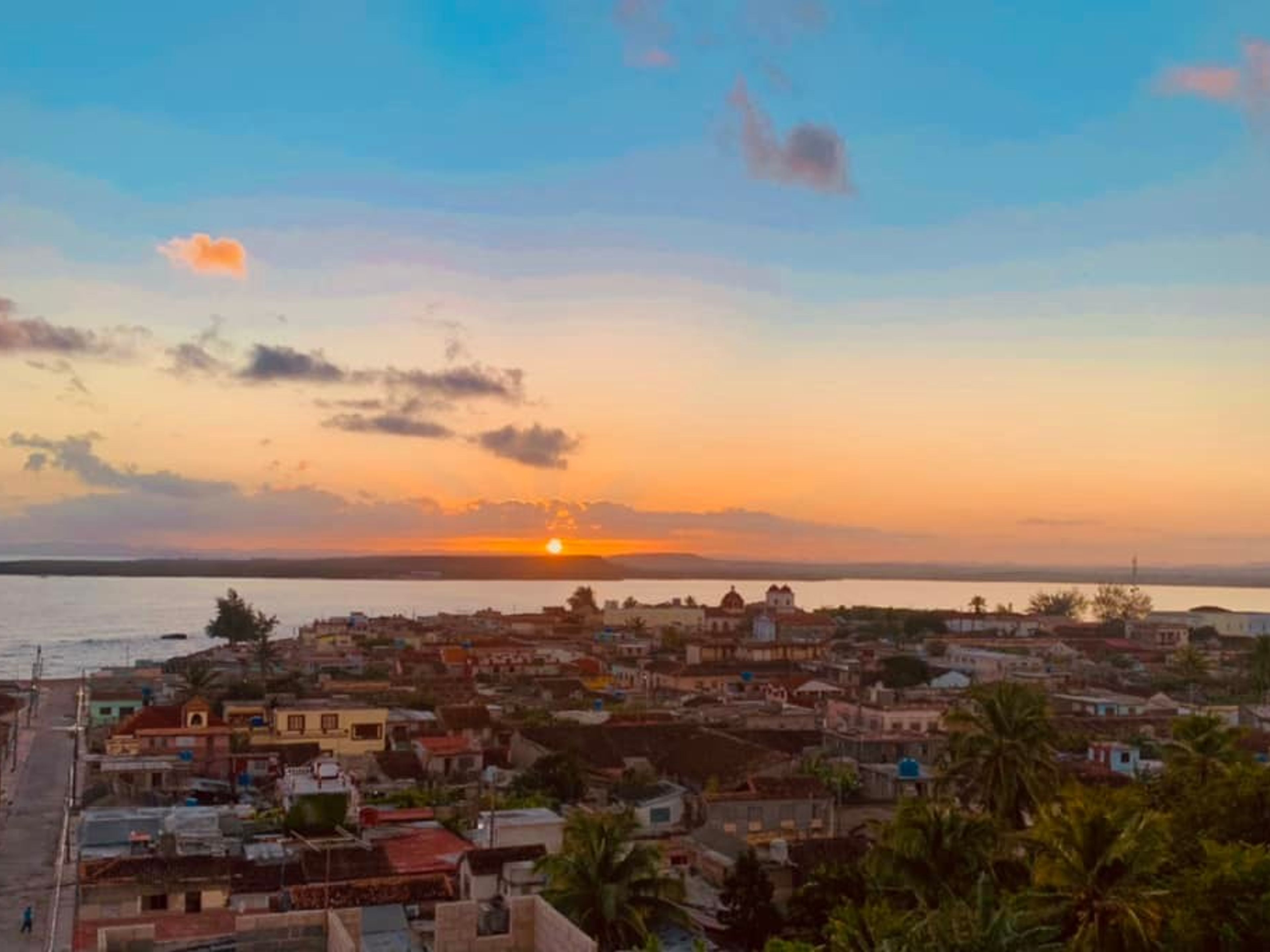 Tour "TRAMONTO NELLA BAIA DI GIBARA". "SUNSET IN THE BAY OF GIBARA" Tour, Gibara, Holguín, Cuba.