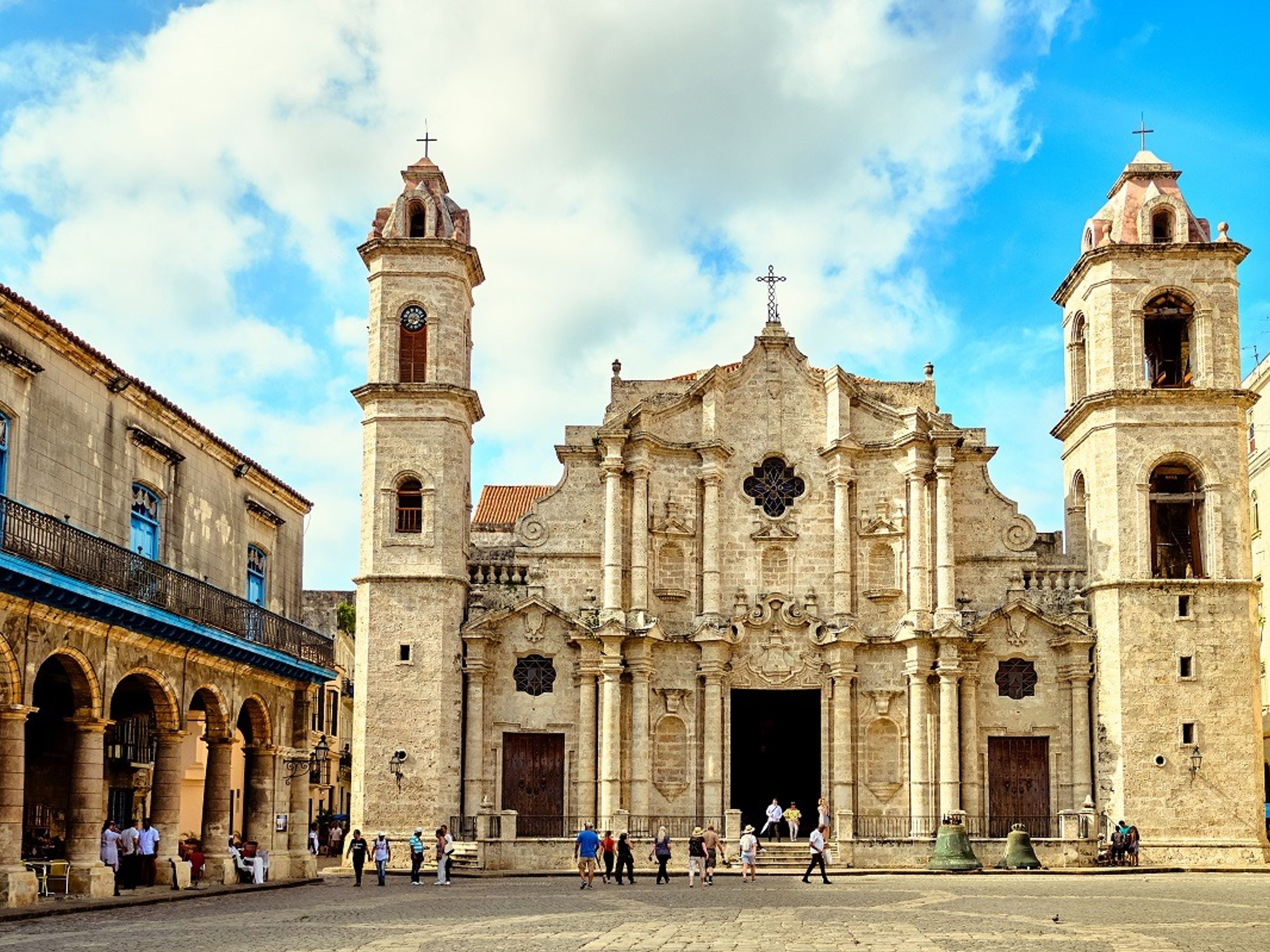 Tour “HAVANE COLONIAL”. The Cathedral of Havana panoramic view, Old Havana, Havana, Cuba