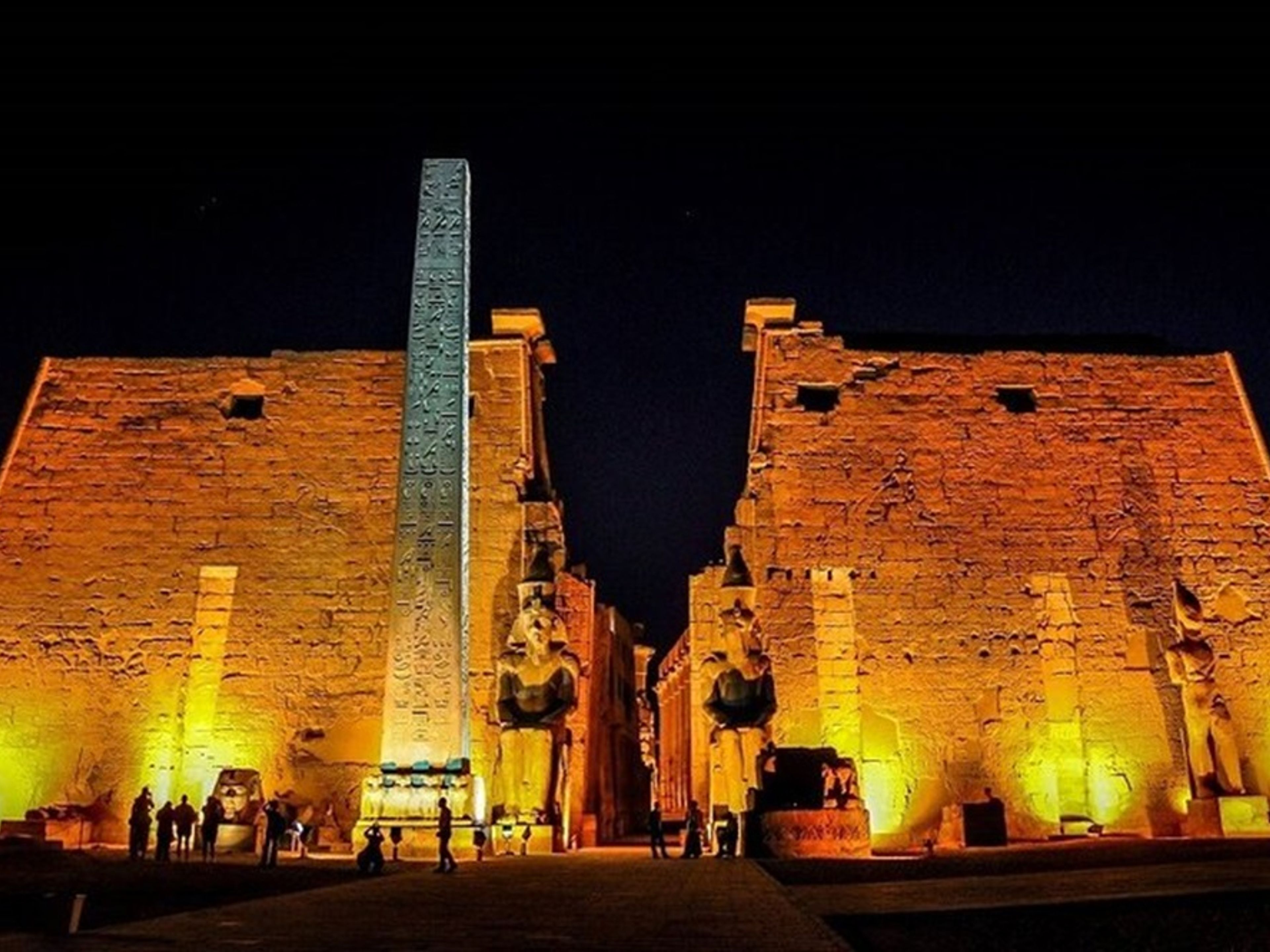 Excursão privada “ESPETÁCULO DE LUZES E SOM NOS TEMPLOS DE KARNAK”. "LIGHT AND SOUND SHOW AT THE TEMPLES OF KARNAK" Private Tour, Luxor, Egypt.