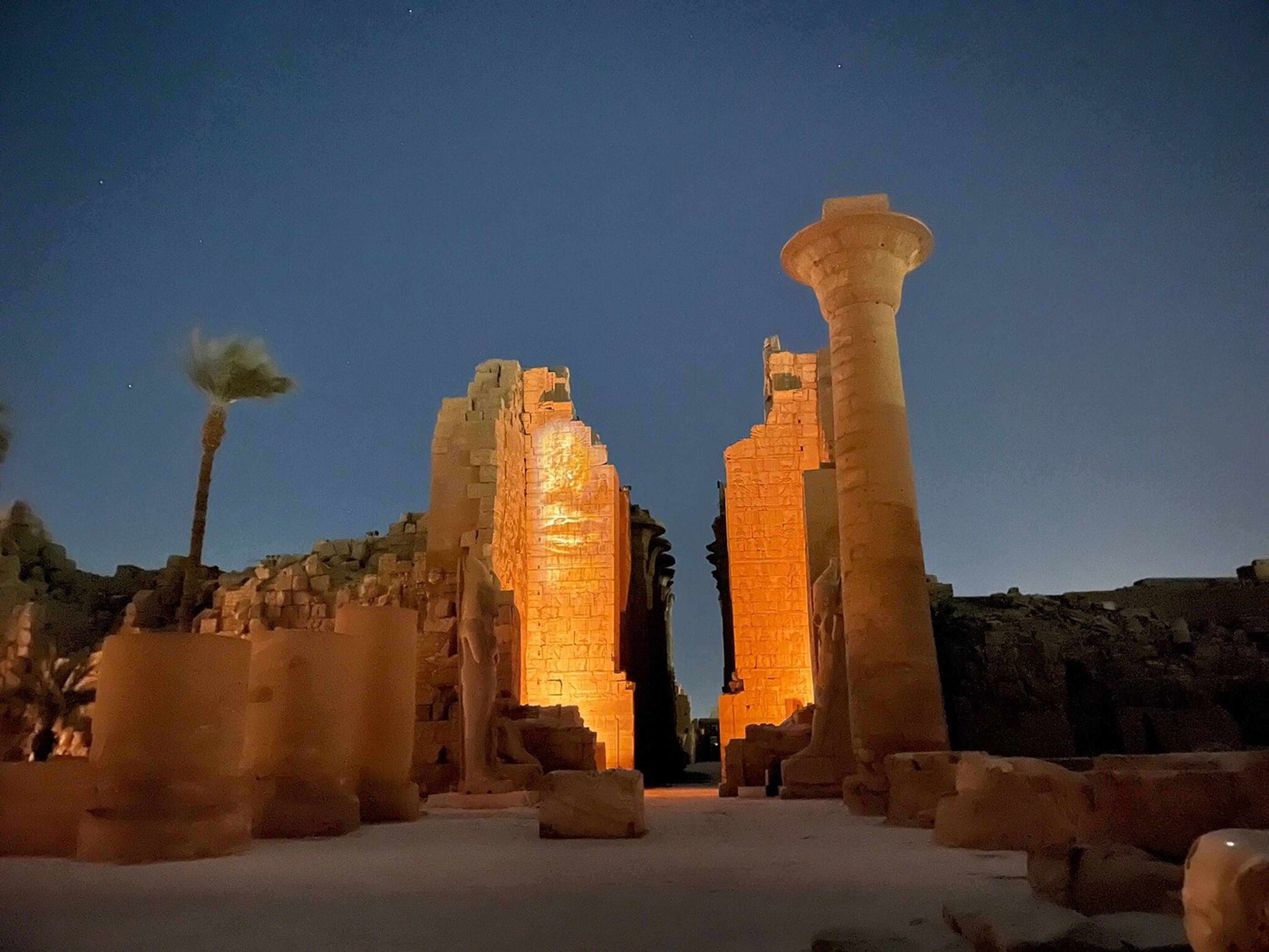 Excursão privada “ESPETÁCULO DE LUZES E SOM NOS TEMPLOS DE KARNAK”. "LIGHT AND SOUND SHOW AT THE TEMPLES OF KARNAK" Private Tour, Luxor, Egypt.