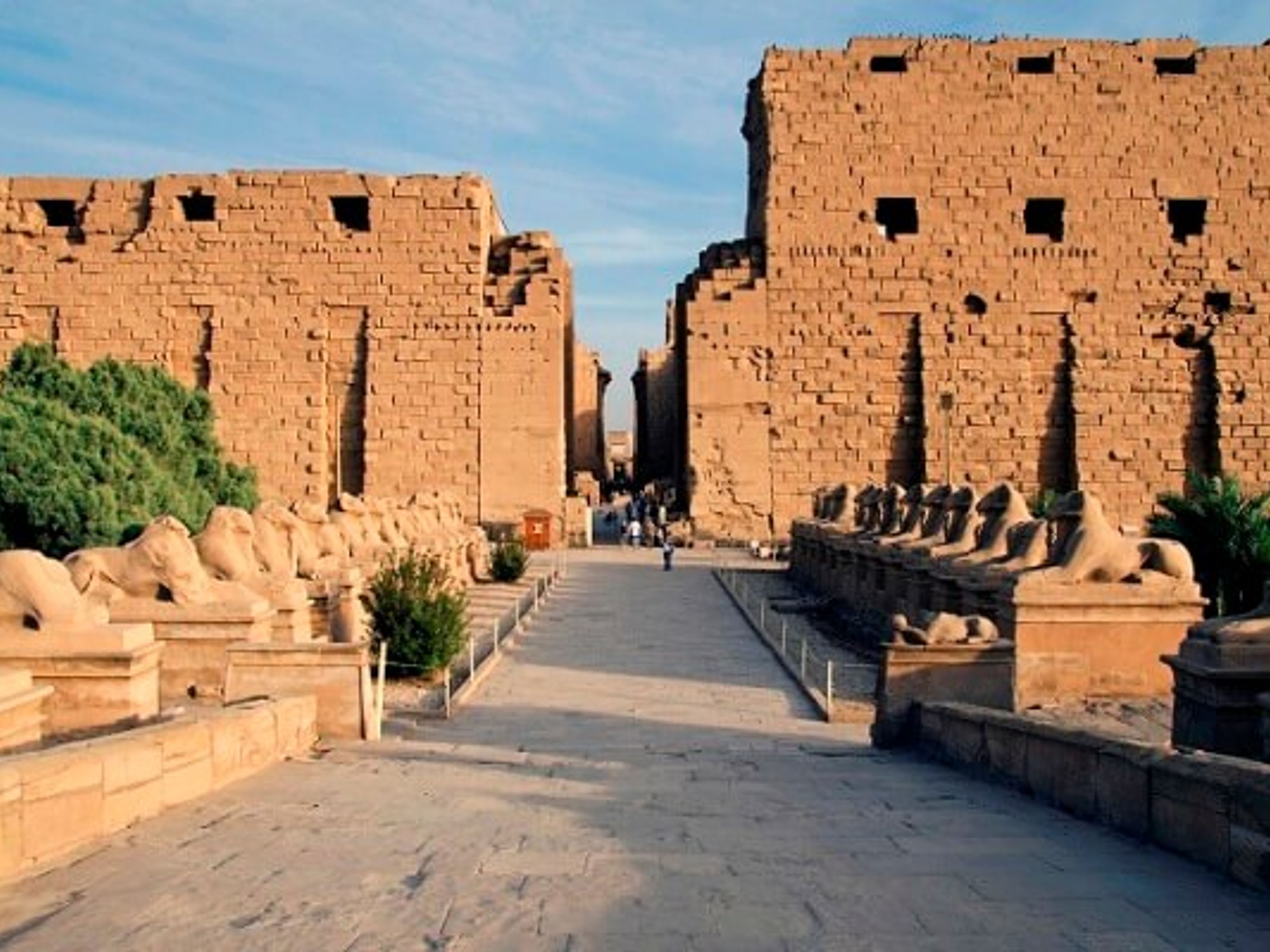 AUSFLUG "LICHT UND TON SHOW IM TEMPEL VON KARNAK".. null